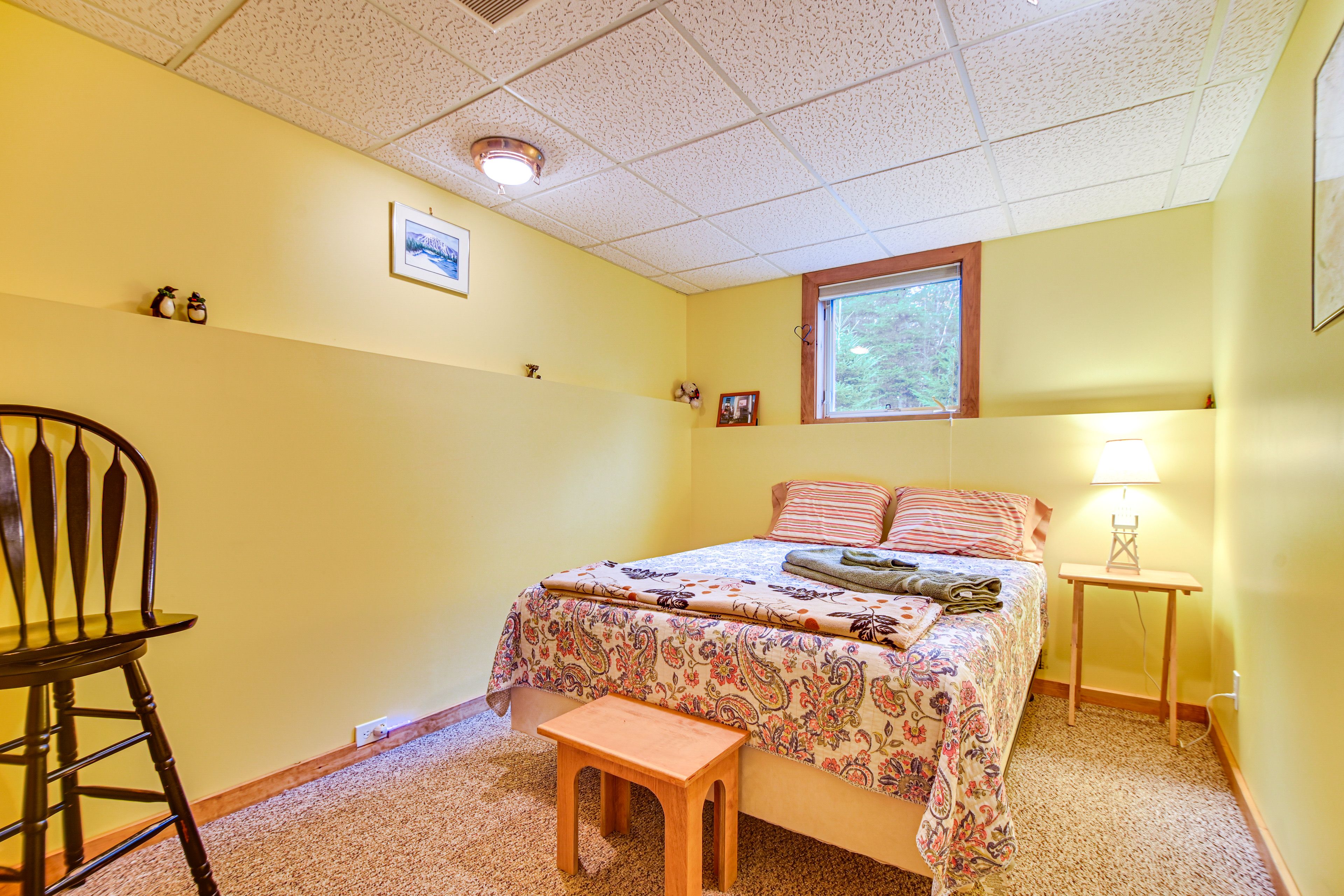 Bedroom 2 | Queen Bed | Basement