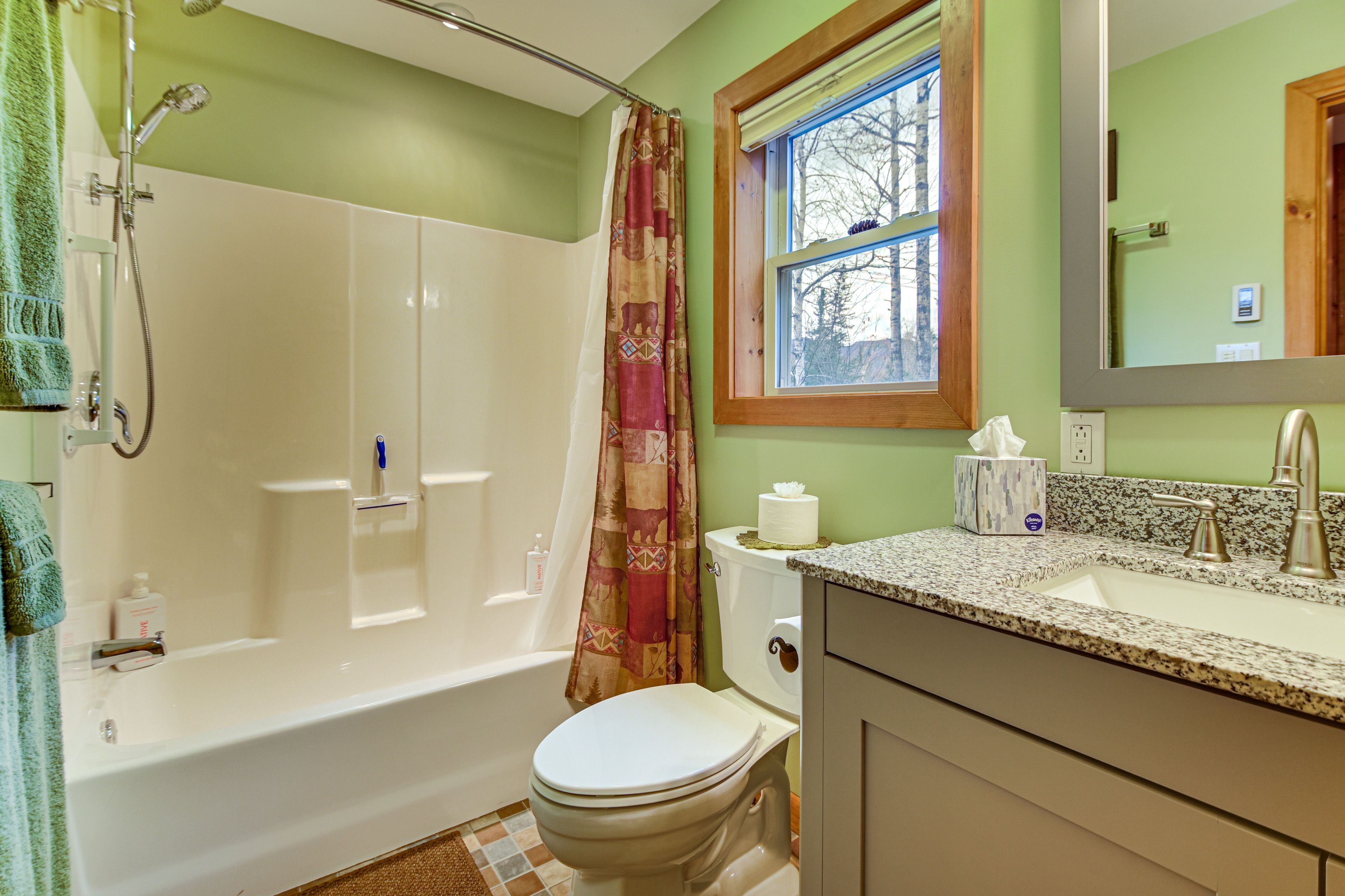 Full Bathroom | Main Level