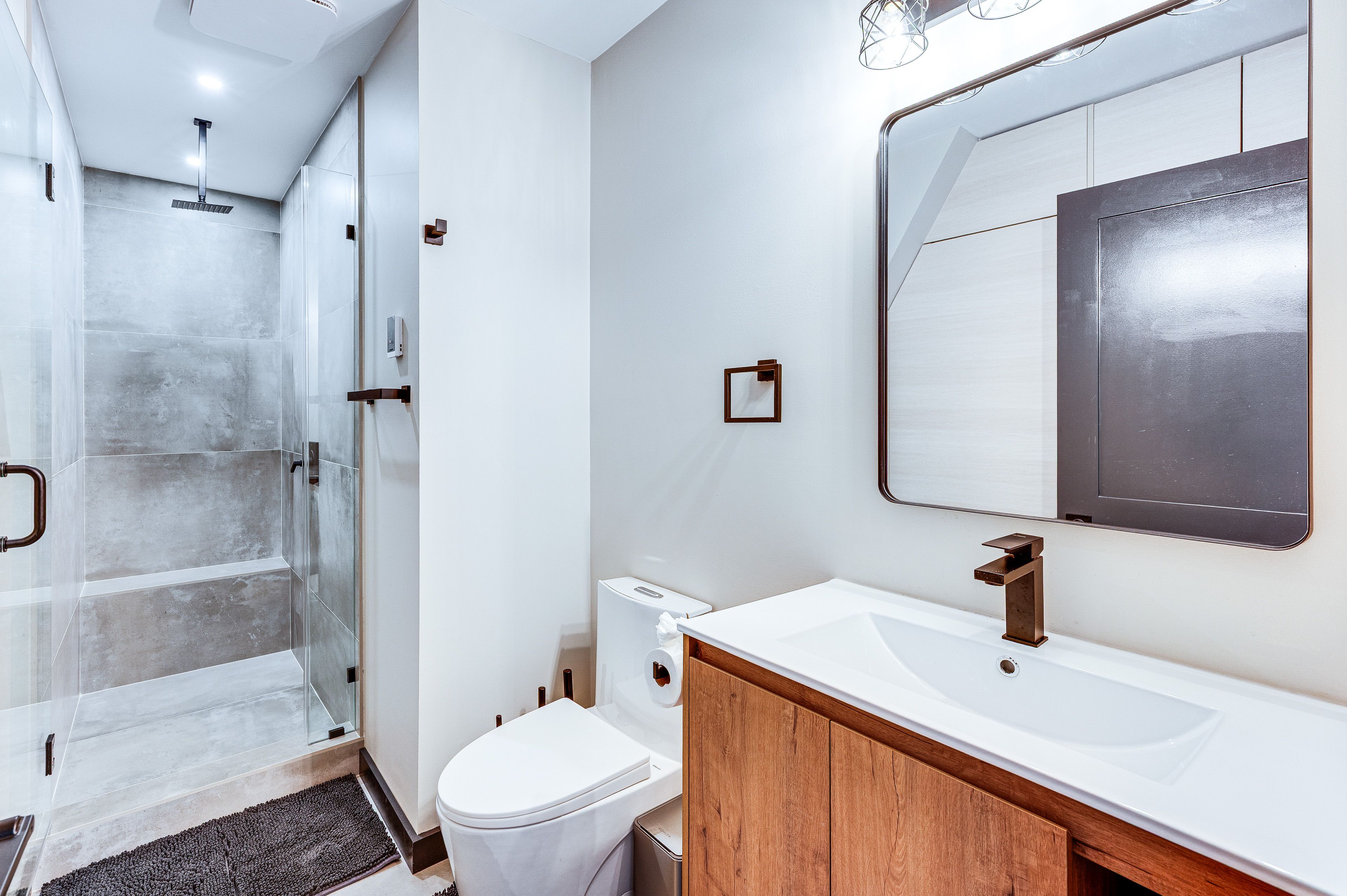 Full Bathroom | Washer & Dryer | 1st Floor