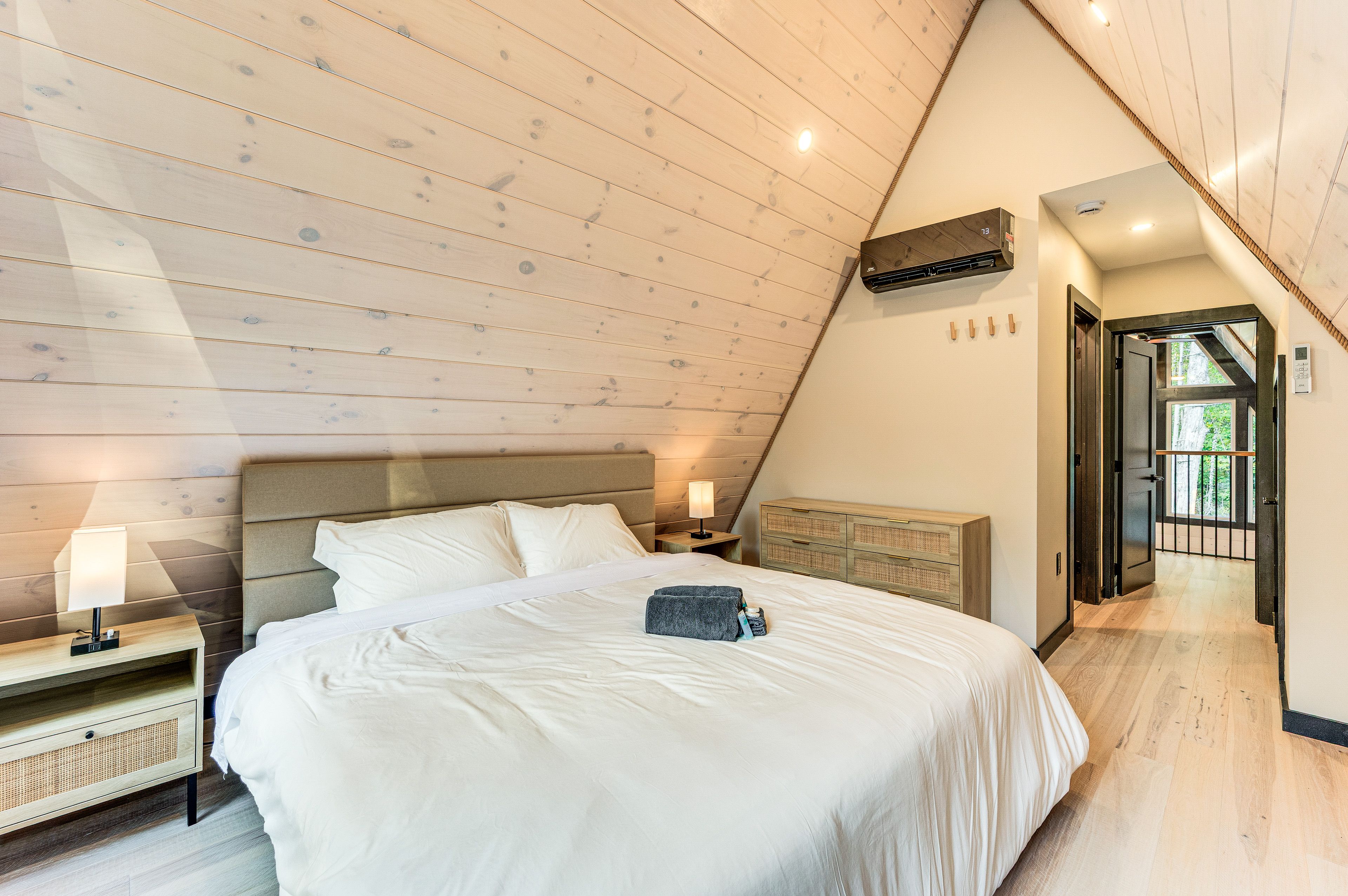 Bedroom 3 | King Bed | 2nd Floor