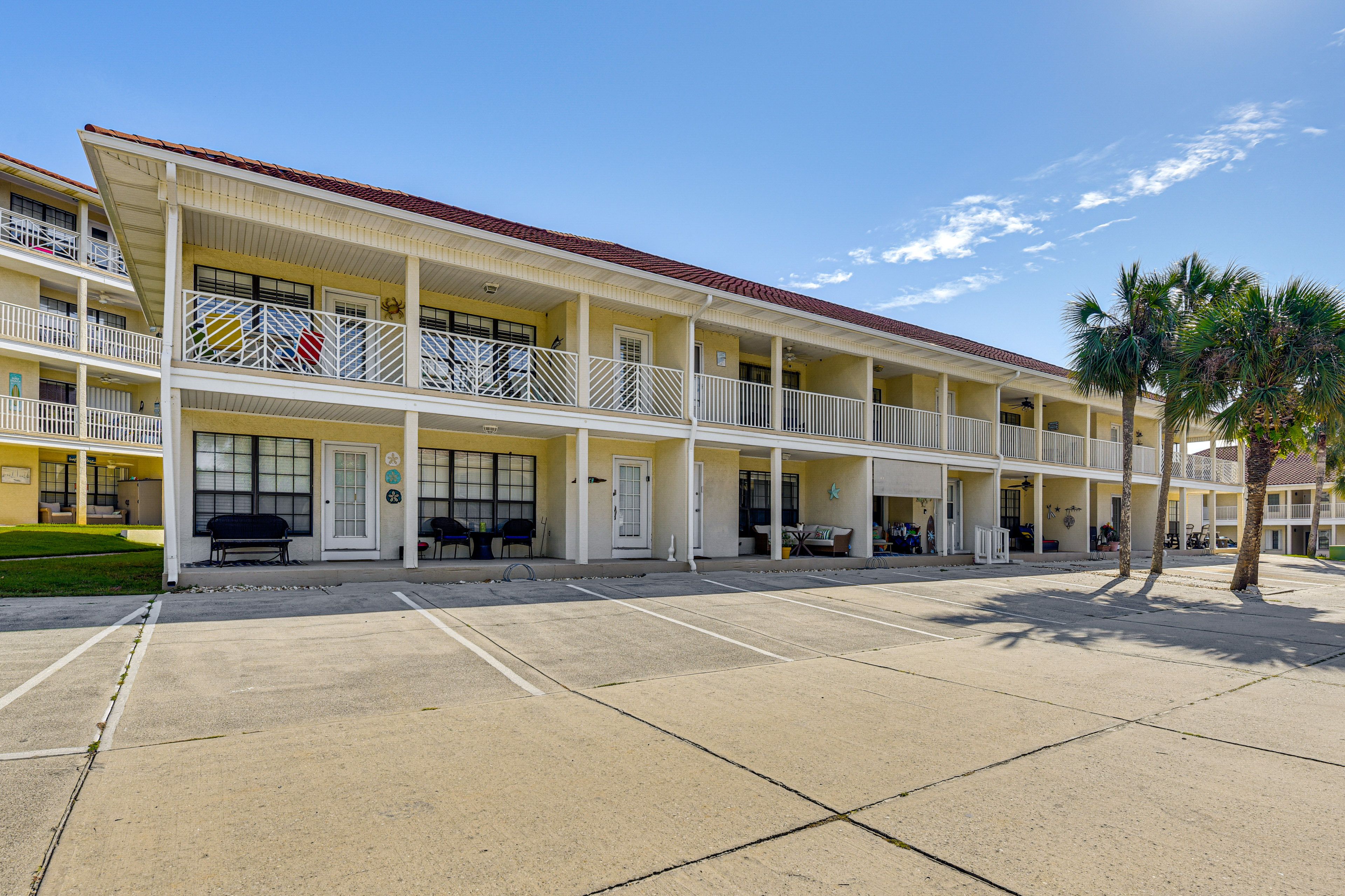 Parking | Community Parking Lot (2 Vehicles; First-Come, First-Served)
