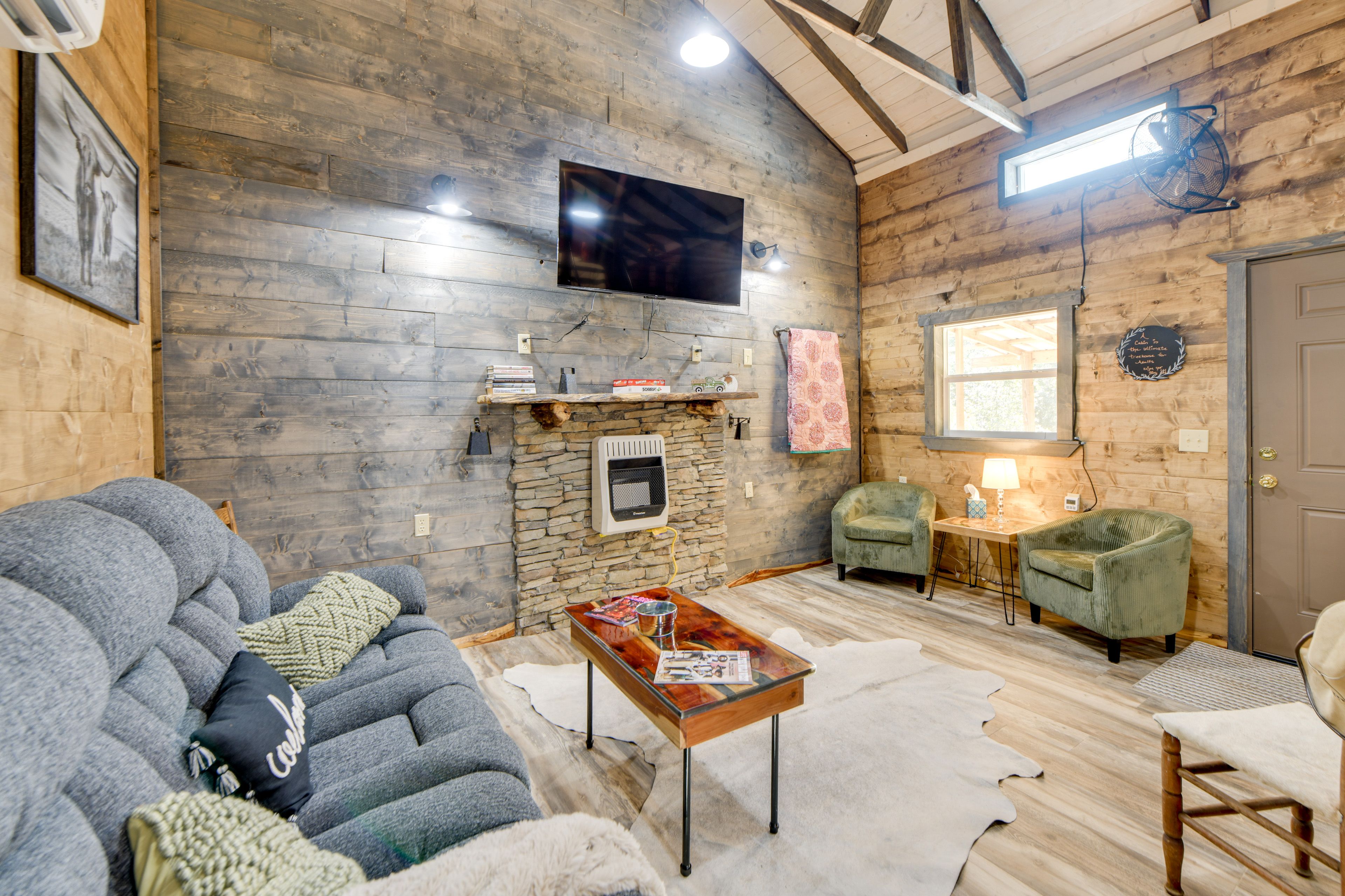 Abbeville Vacation Rental | 1BR | 1BA | 1 Step to Enter | 864 Sq Ft