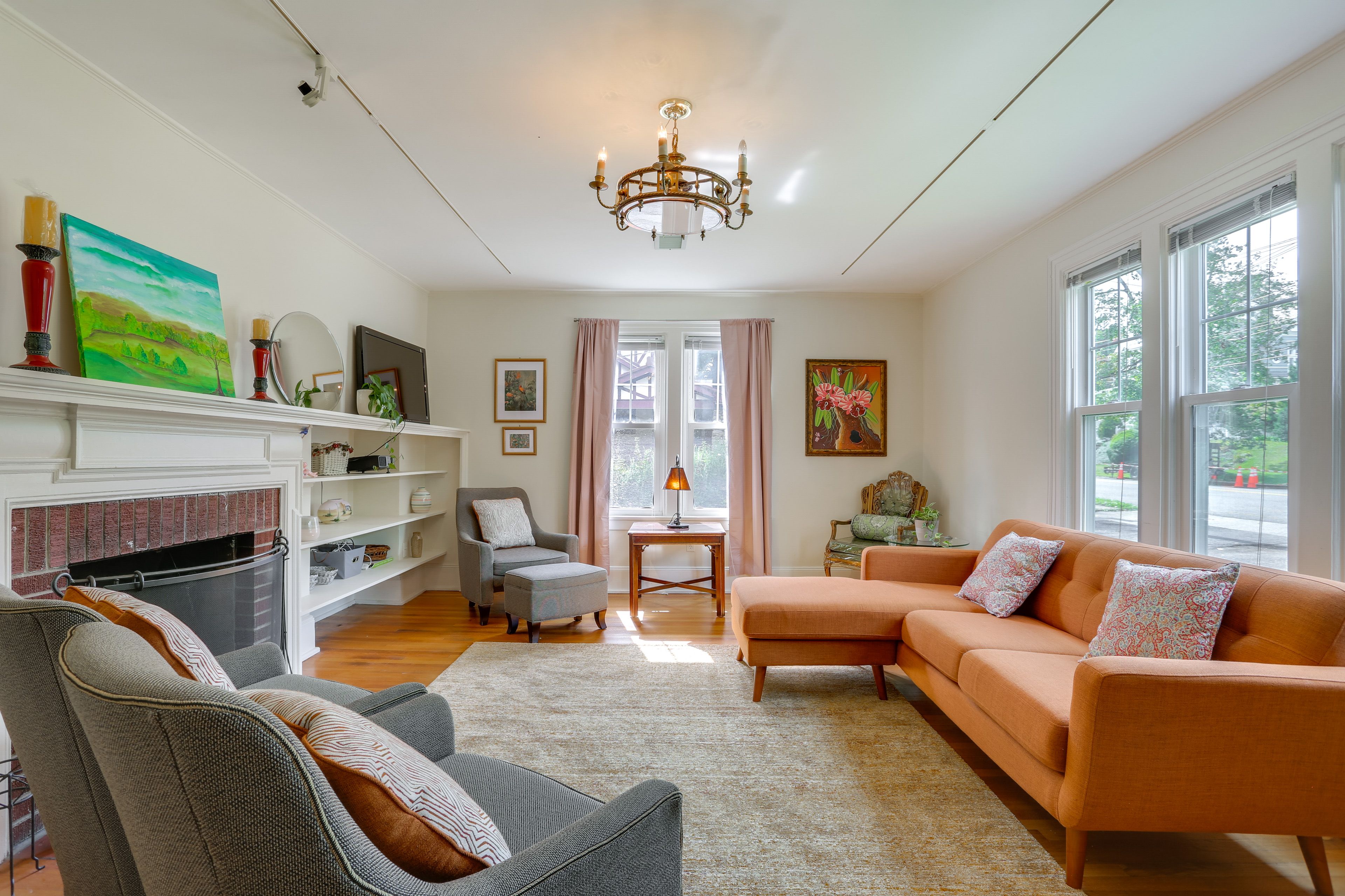 Living Room | Central A/C | Free WiFi | 1st Floor