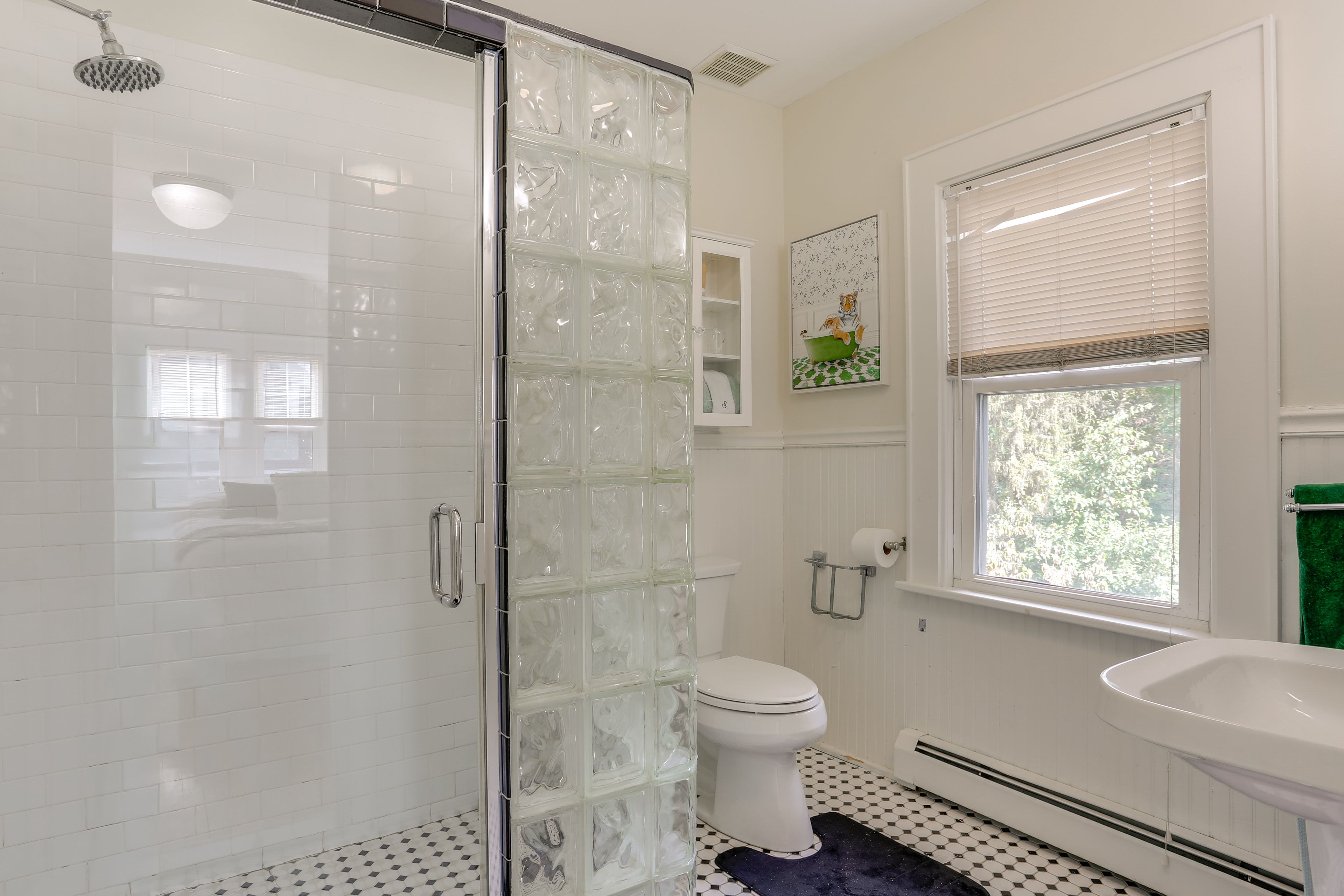 En-Suite Bathroom | 2nd Floor