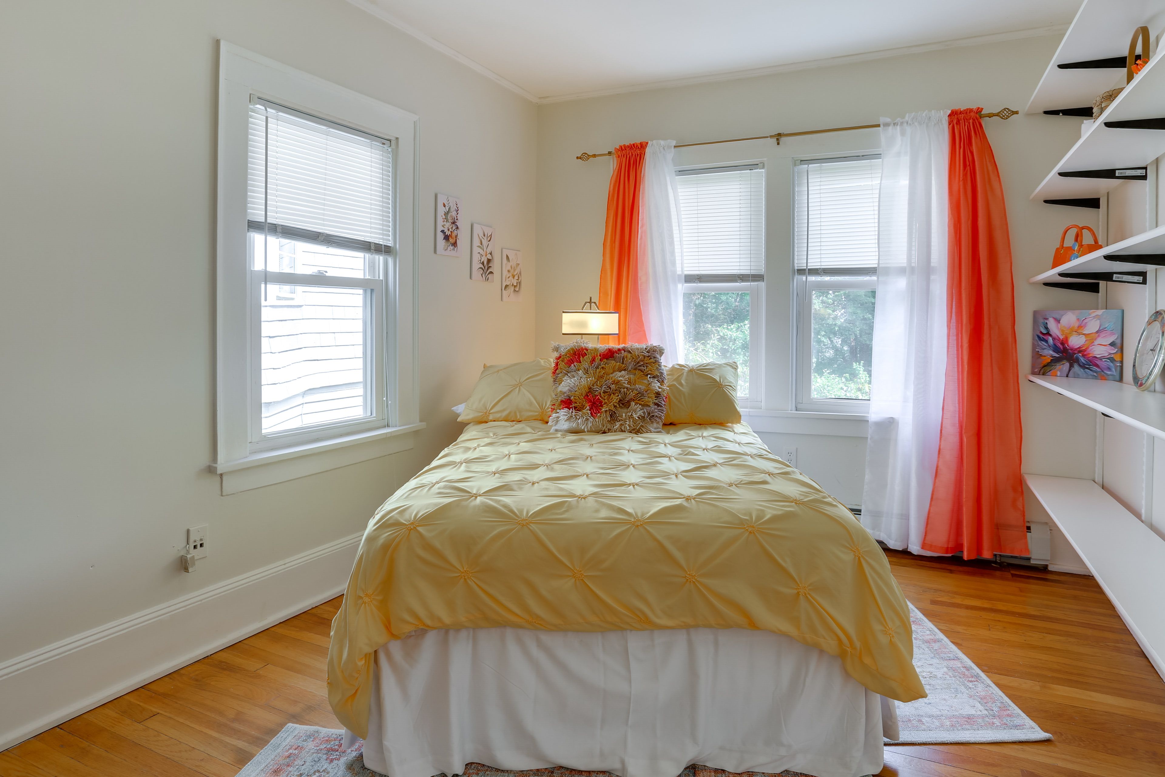 Bedroom 2 | Twin Bed | 2nd Floor