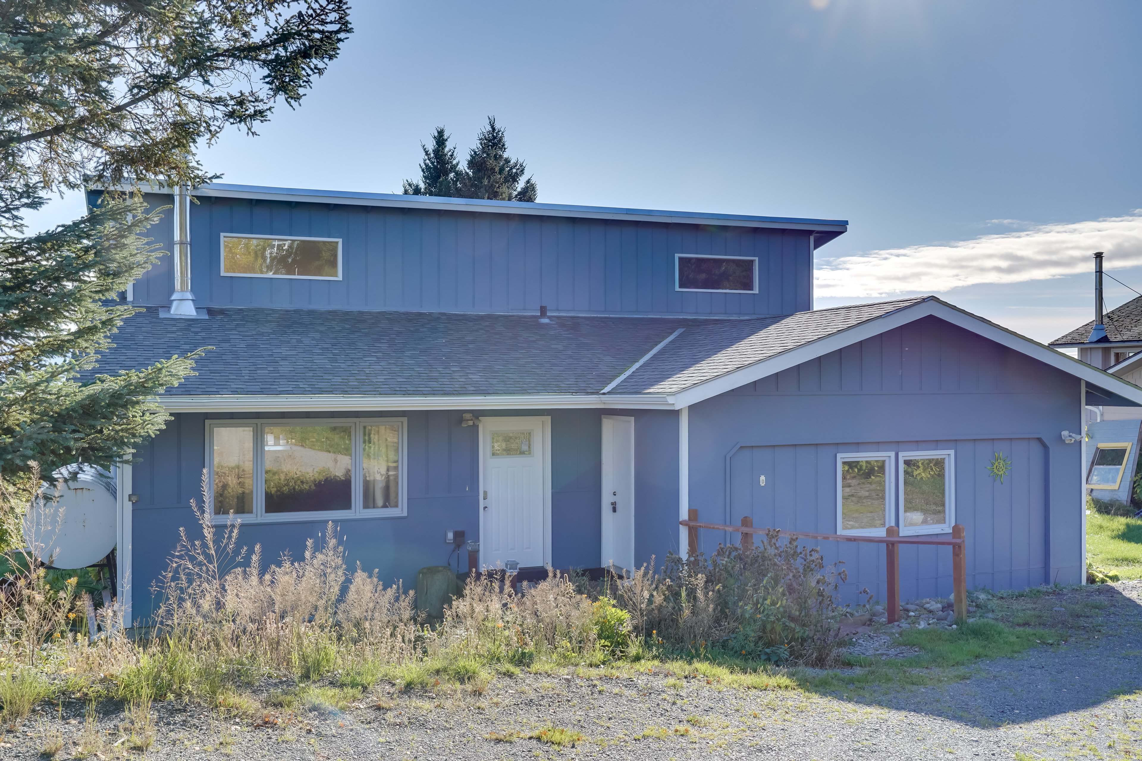 Exterior | Driveway (1 Vehicle) | Limited Street Parking