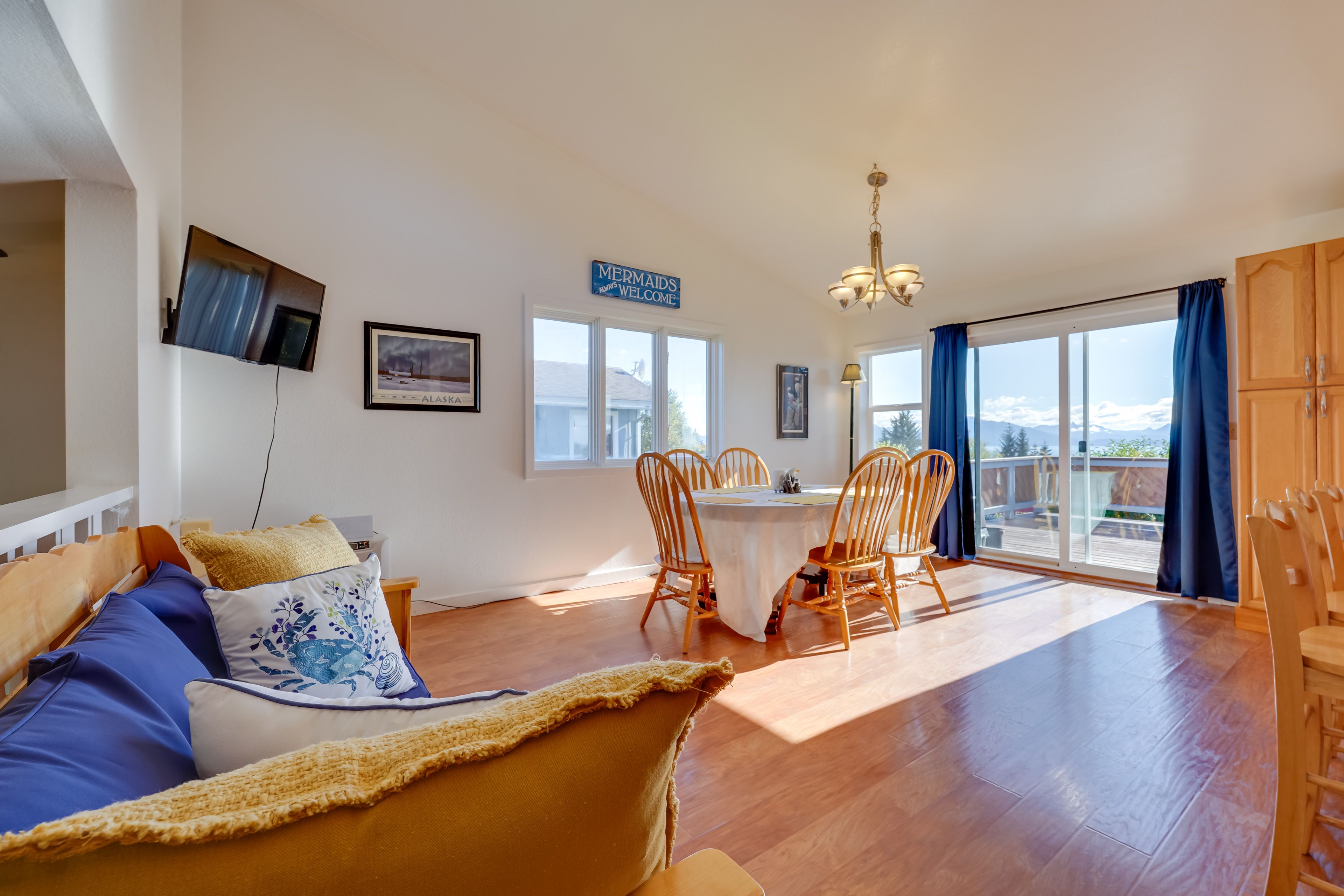 Dining Area | Level 2