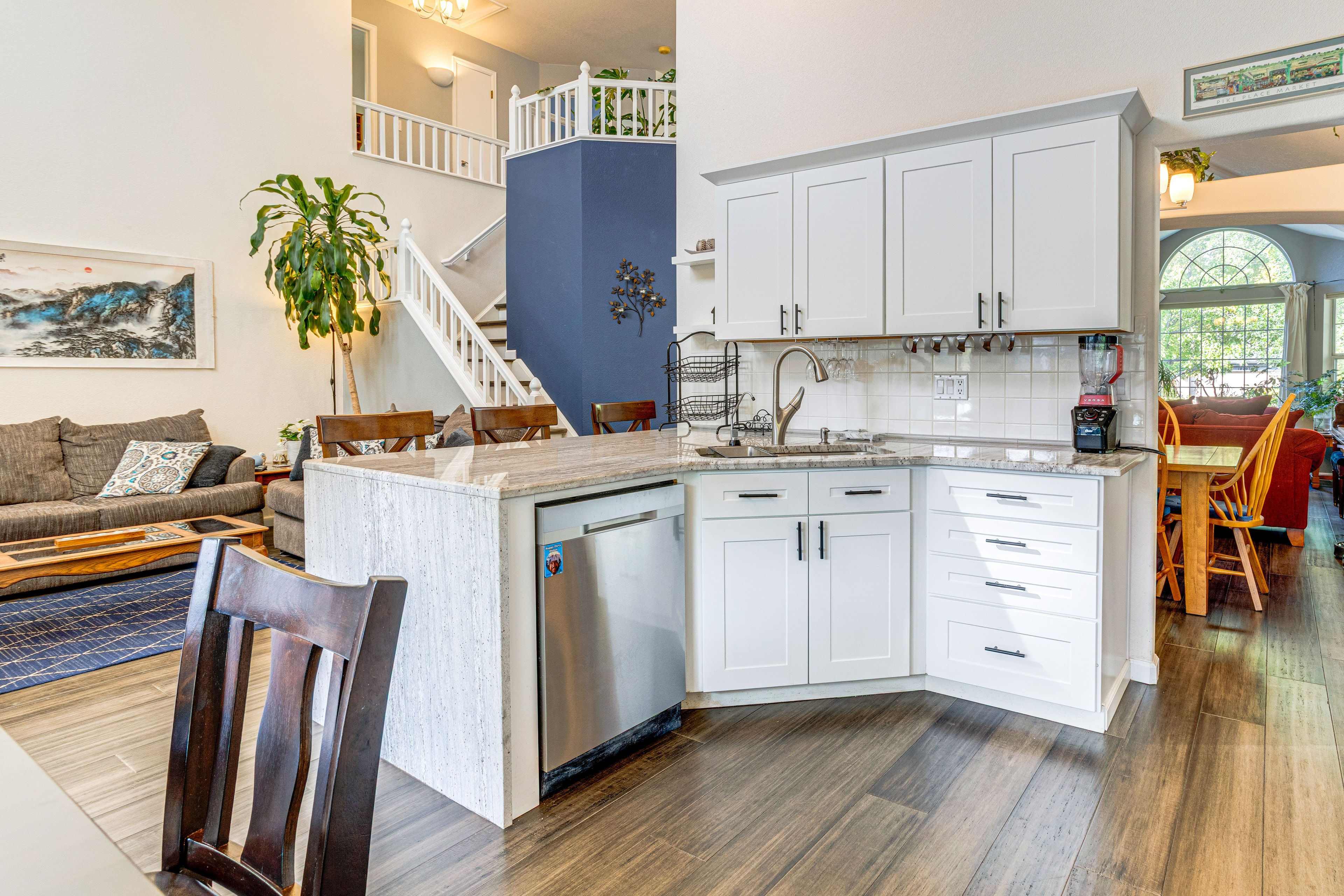 Multiple Dining & Living Areas | High Ceilings | Modern Interior