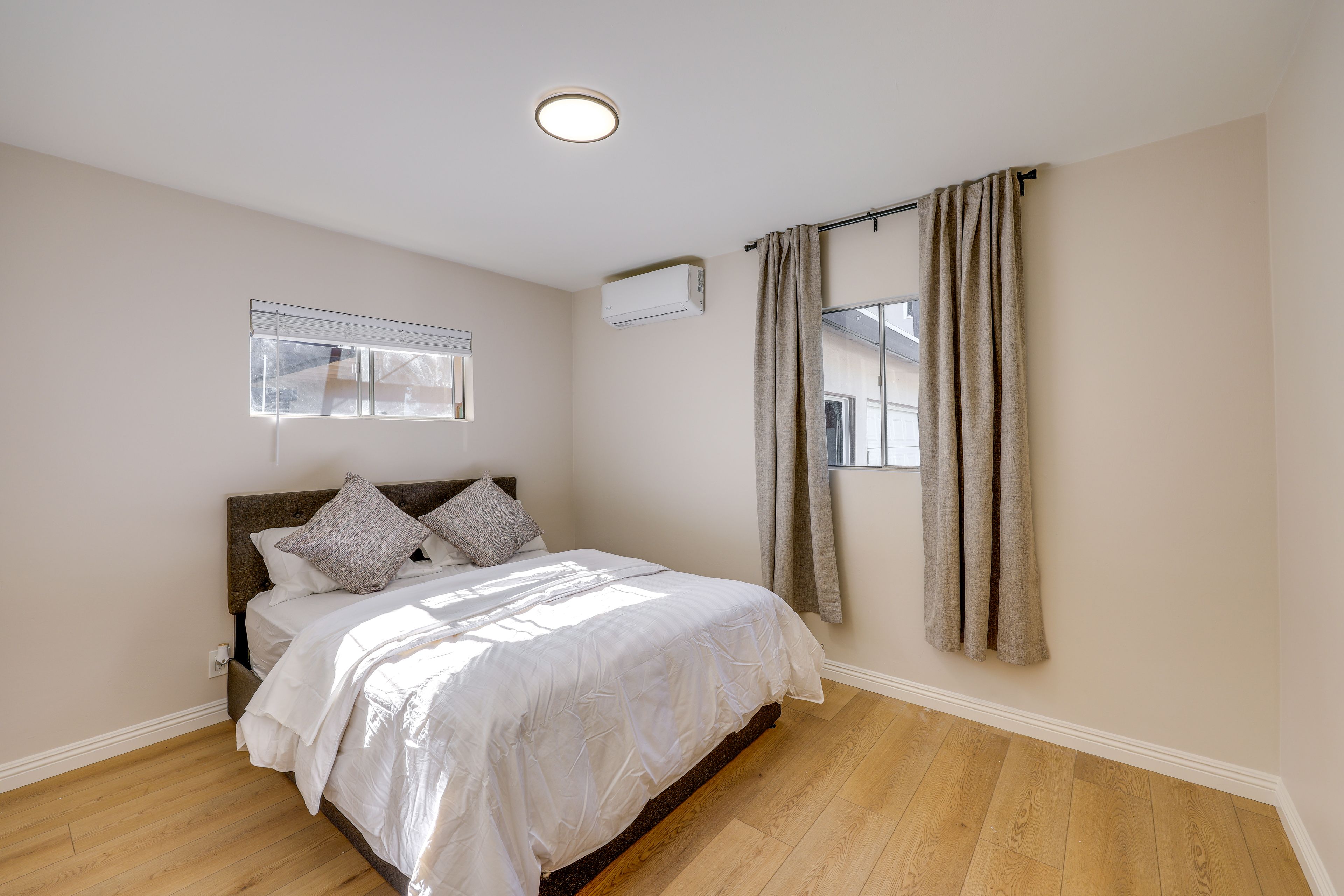 Bedroom 2 | Queen Bed