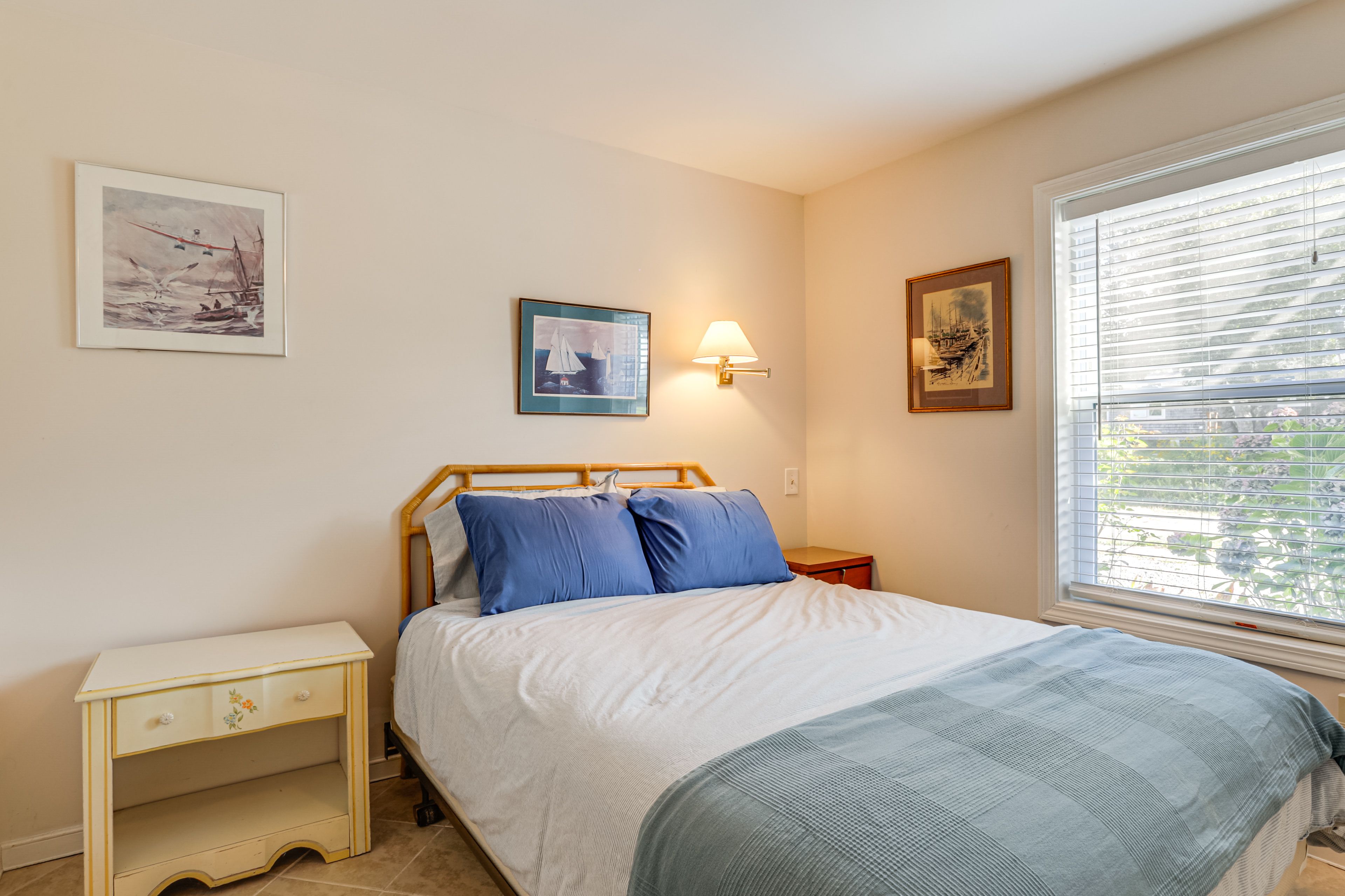 Bedroom 3 | 1st Floor | Queen Bed