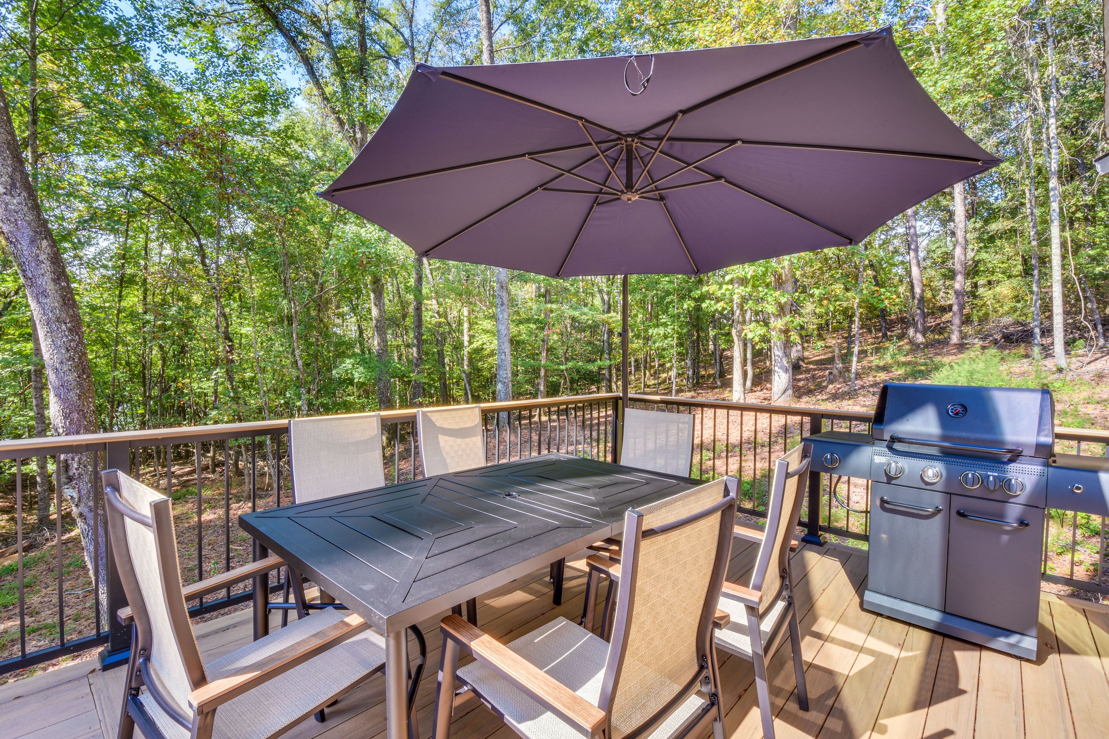 Deck | Gas Grill | Dining Area | Lounge Furniture