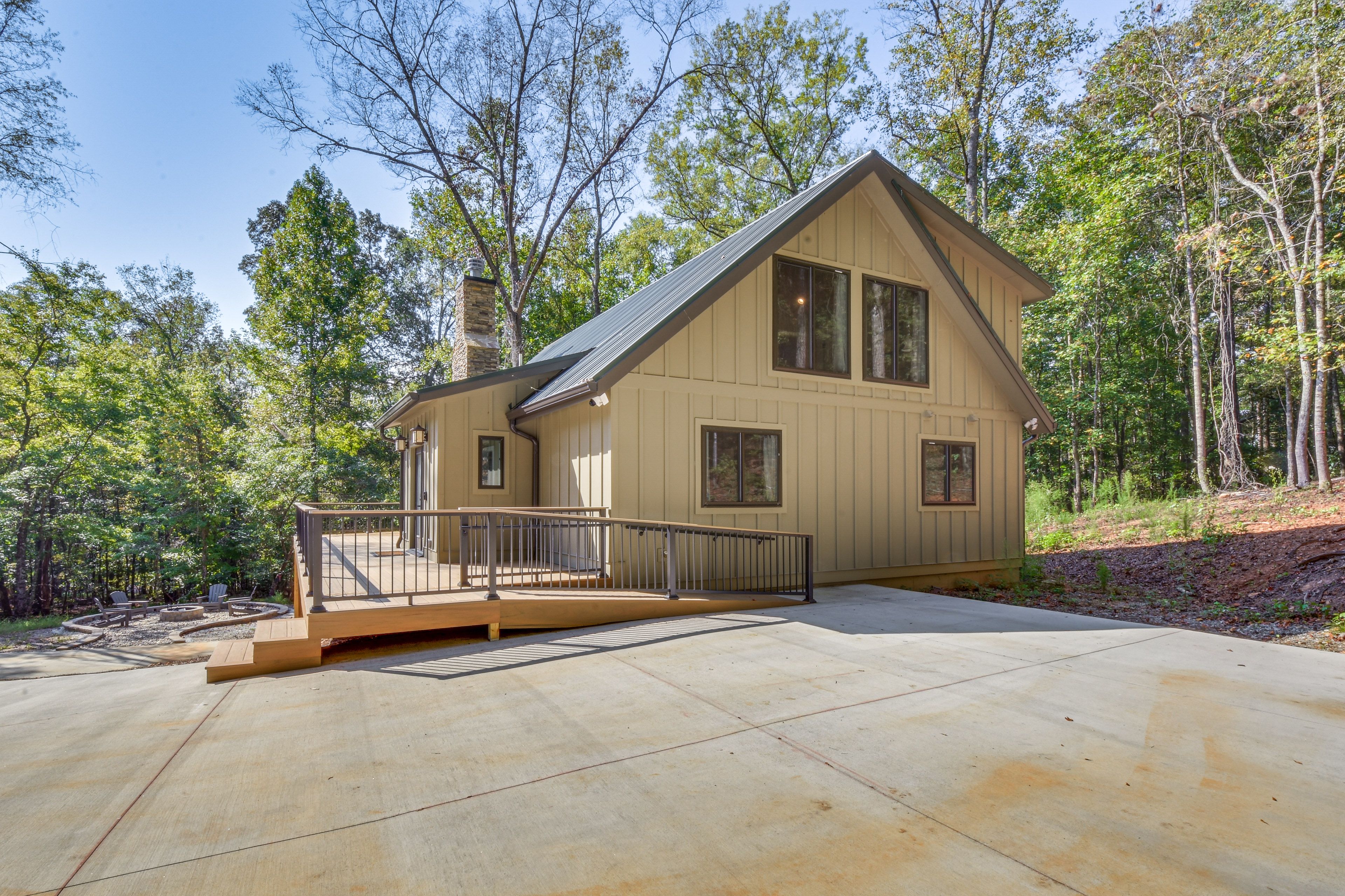 Parking | Driveway (3 Vehicles)