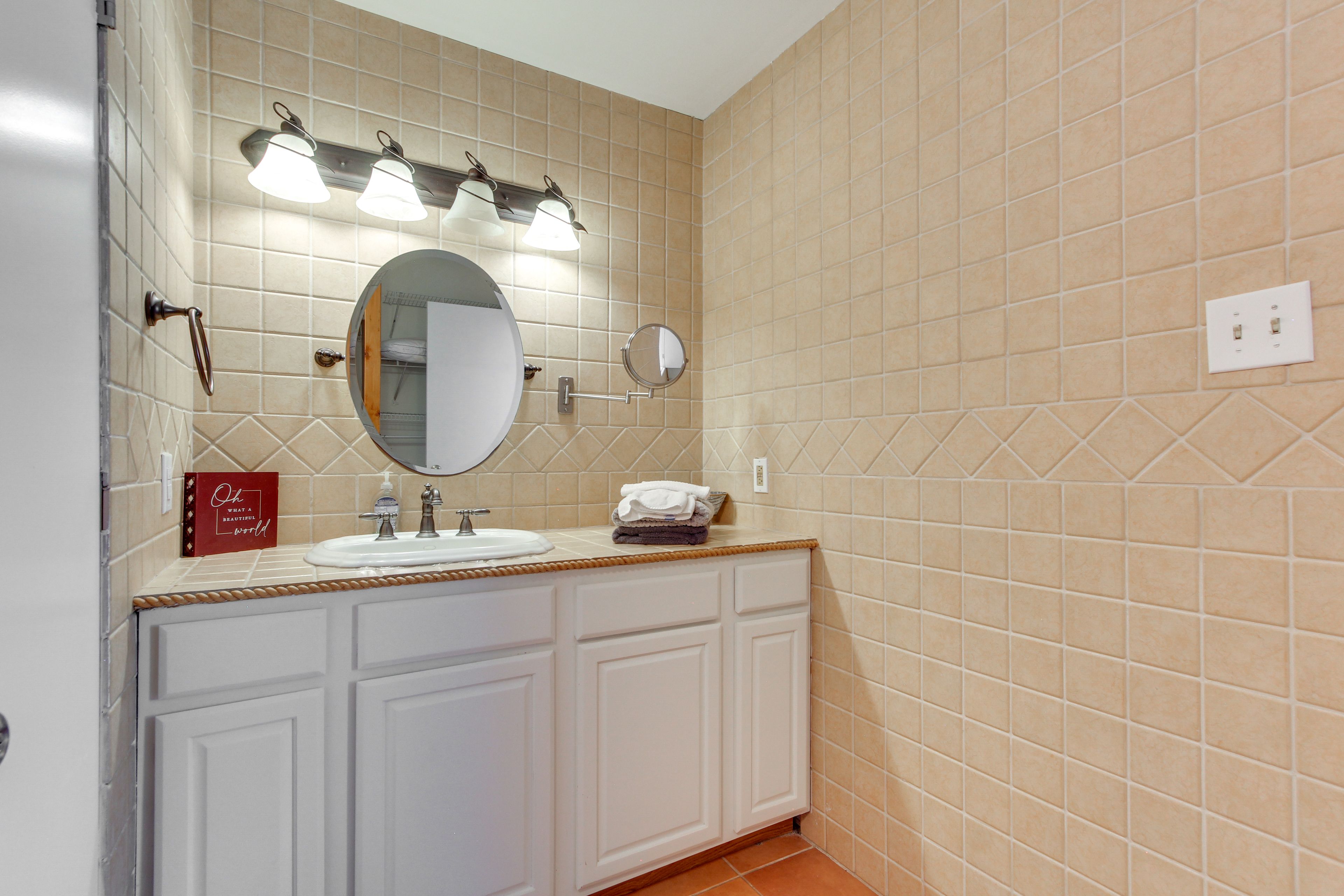 Bathroom | Bathtub/Shower