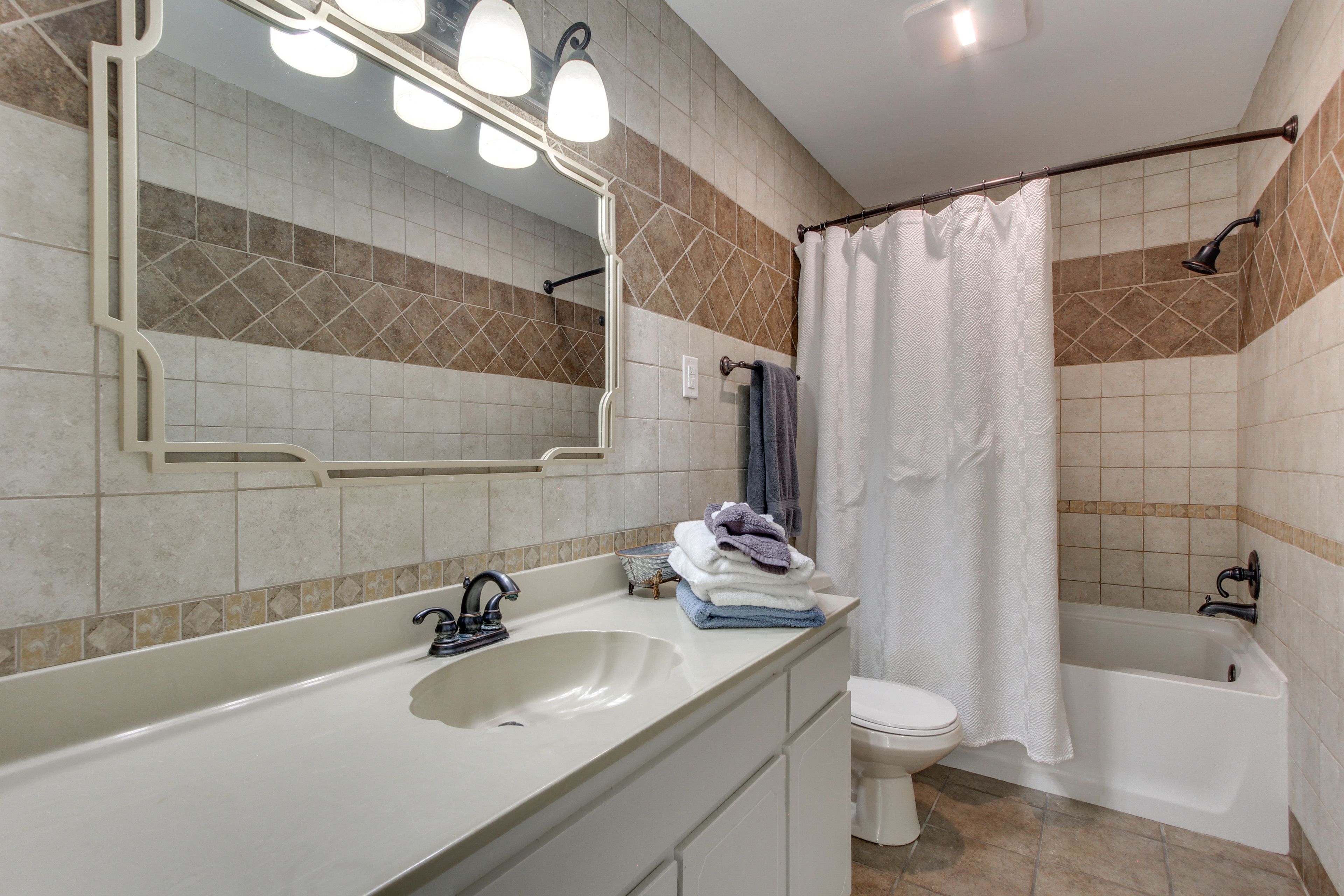 Bathroom | Towels Provided