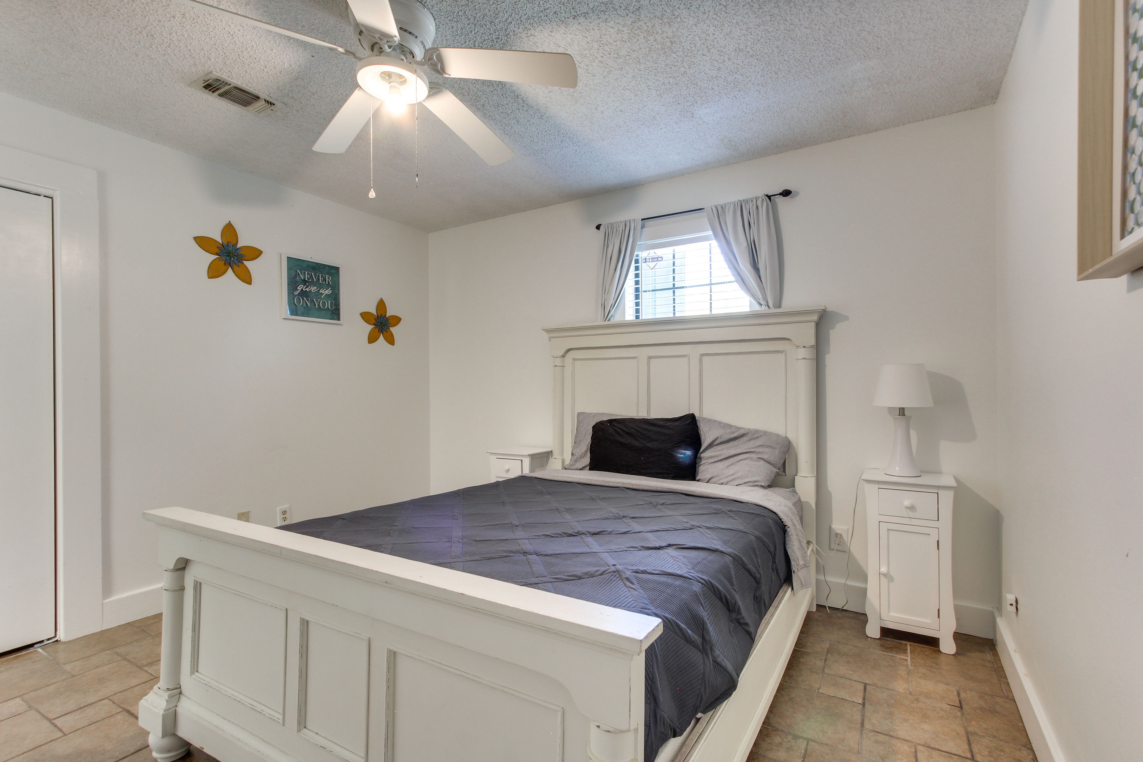 Bedroom 3 | Queen Bed | Smart TV