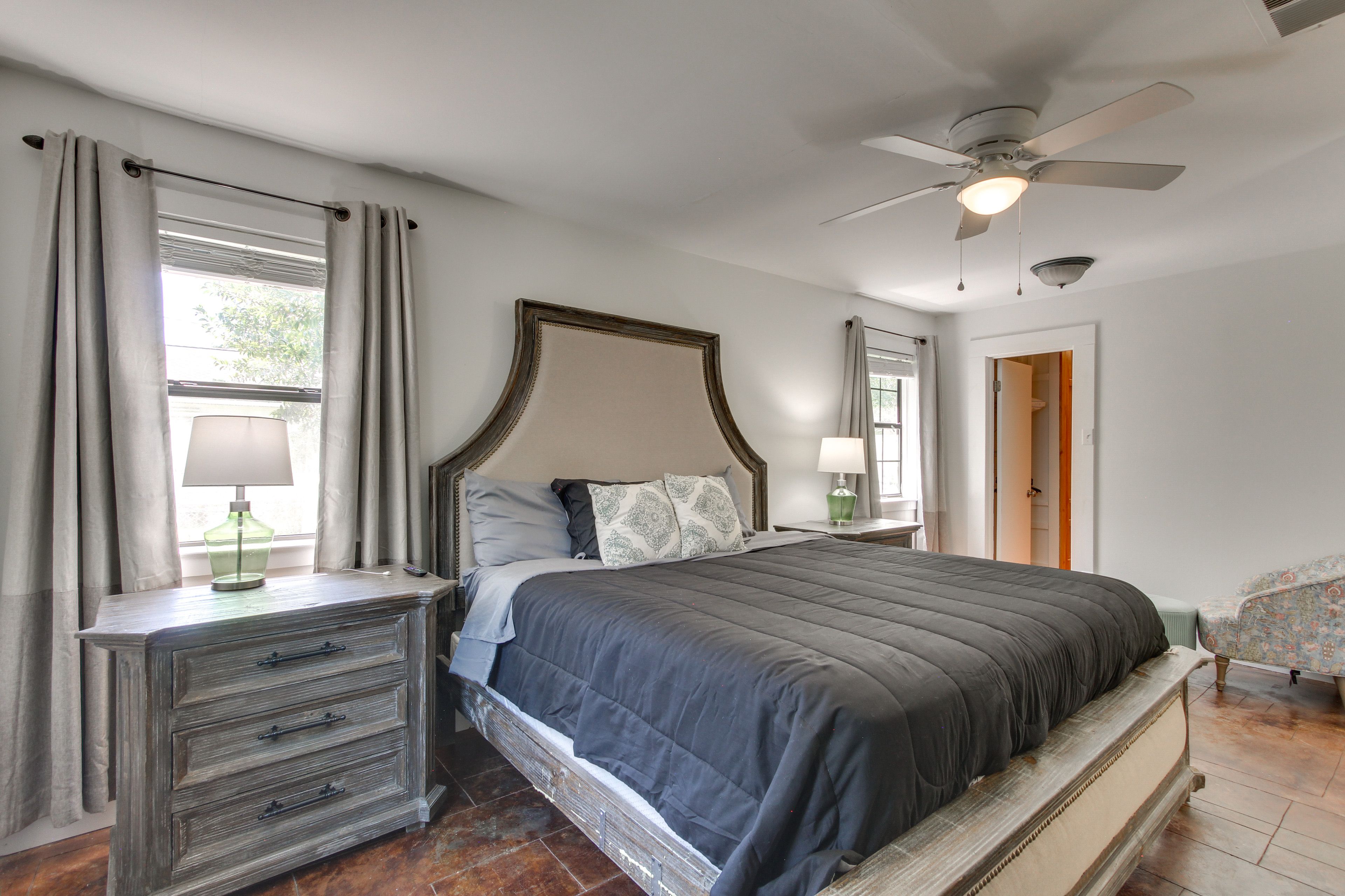 Bedroom 1 | King Bed | Smart TV