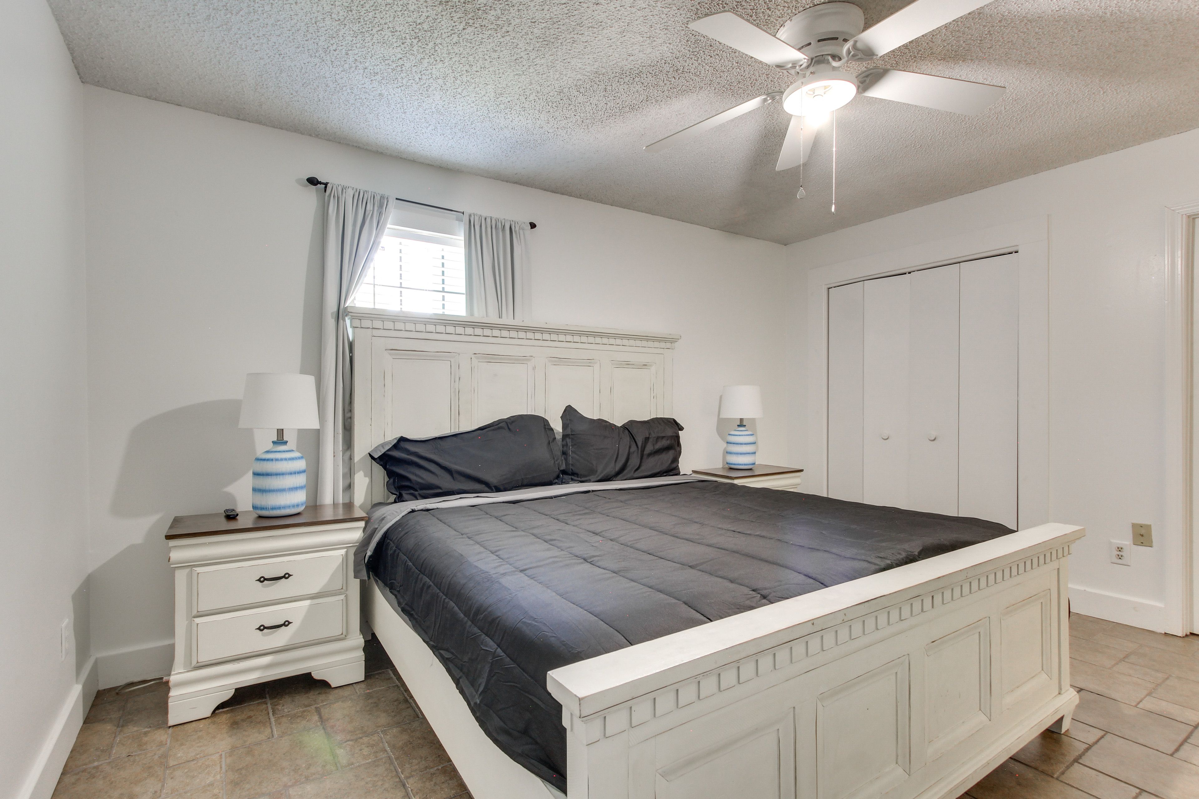 Bedroom 2 | King Bed | Smart TV