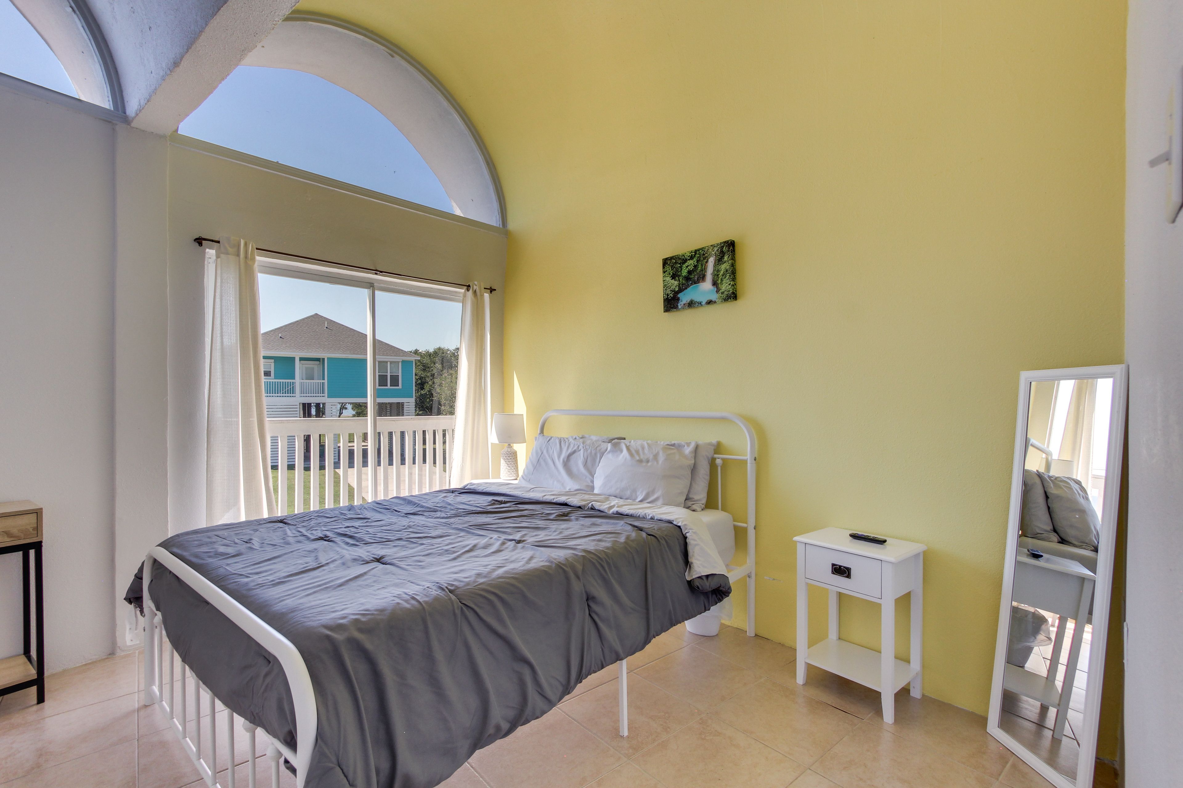 Bedroom 3 | Queen Bed | Smart TV | 2nd Floor