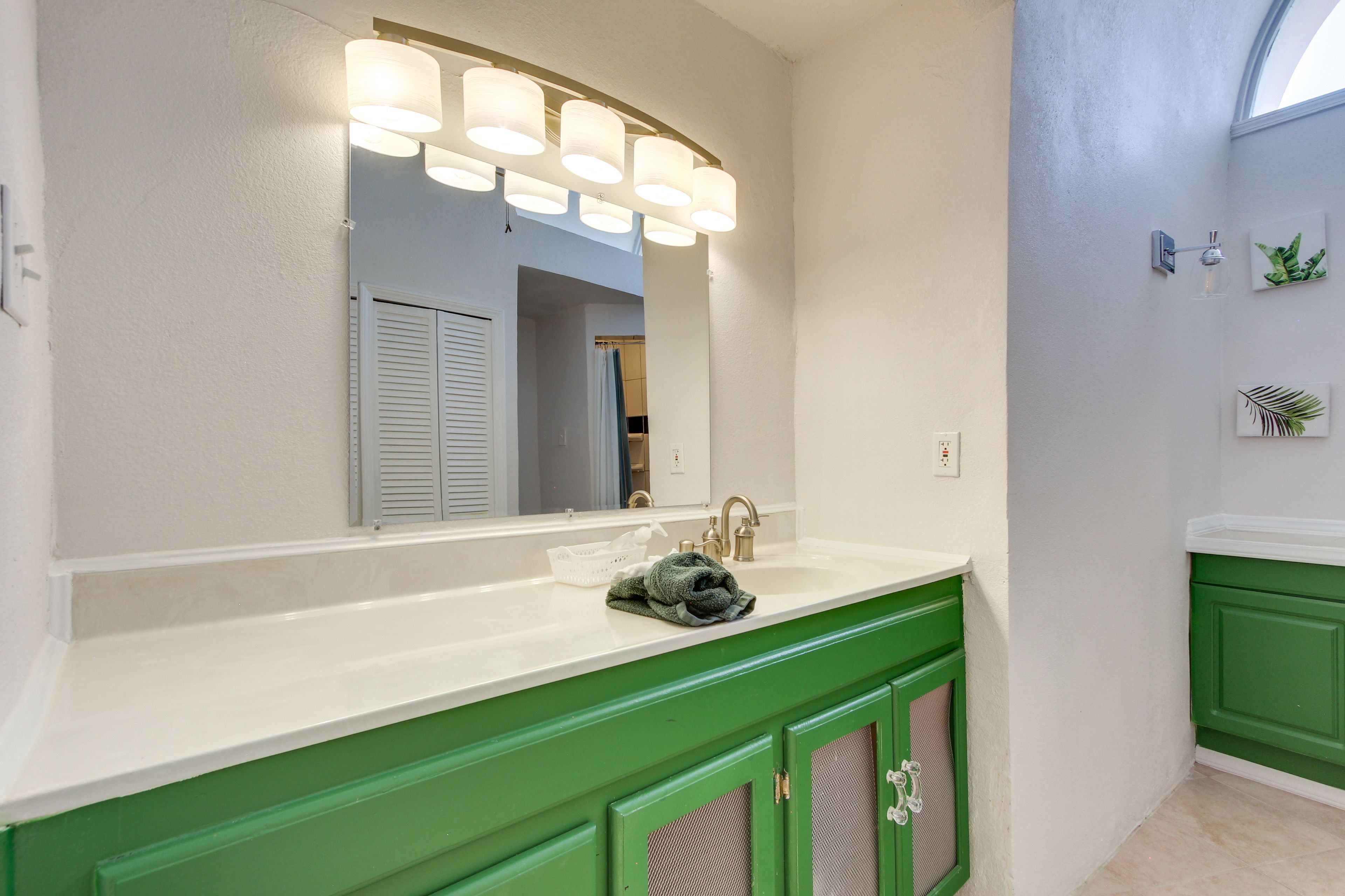 Bathroom | Shower | 2nd Floor