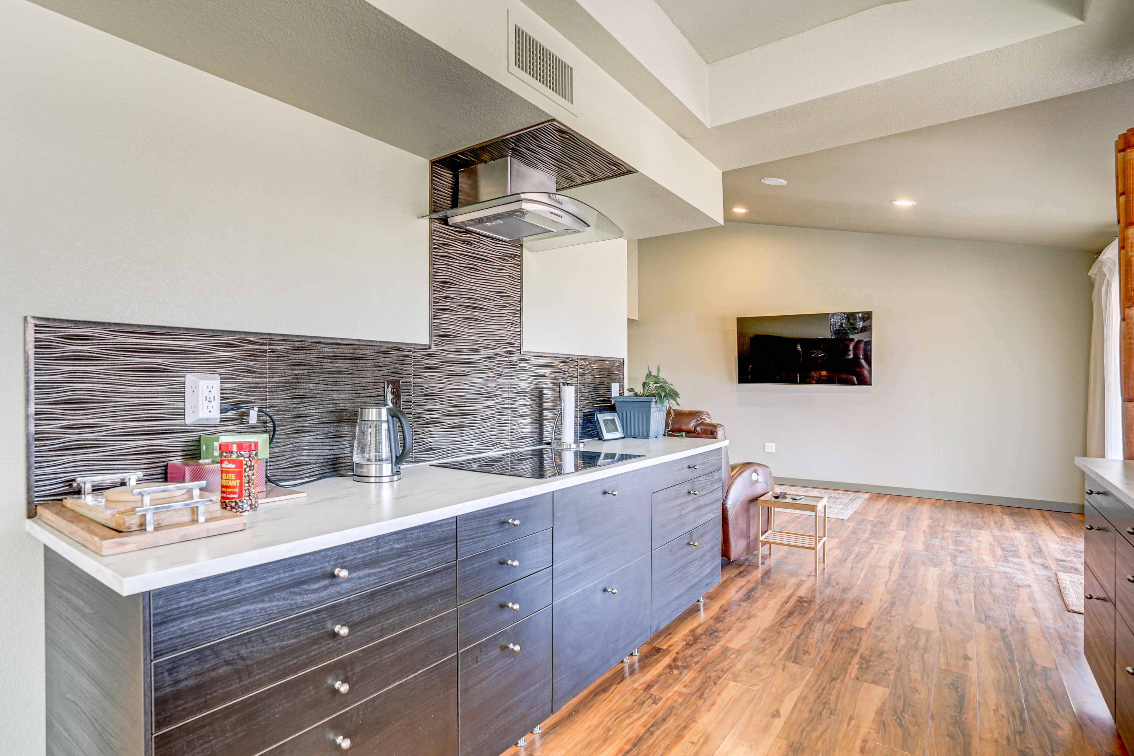 Kitchen | Refrigerator | Dishwasher