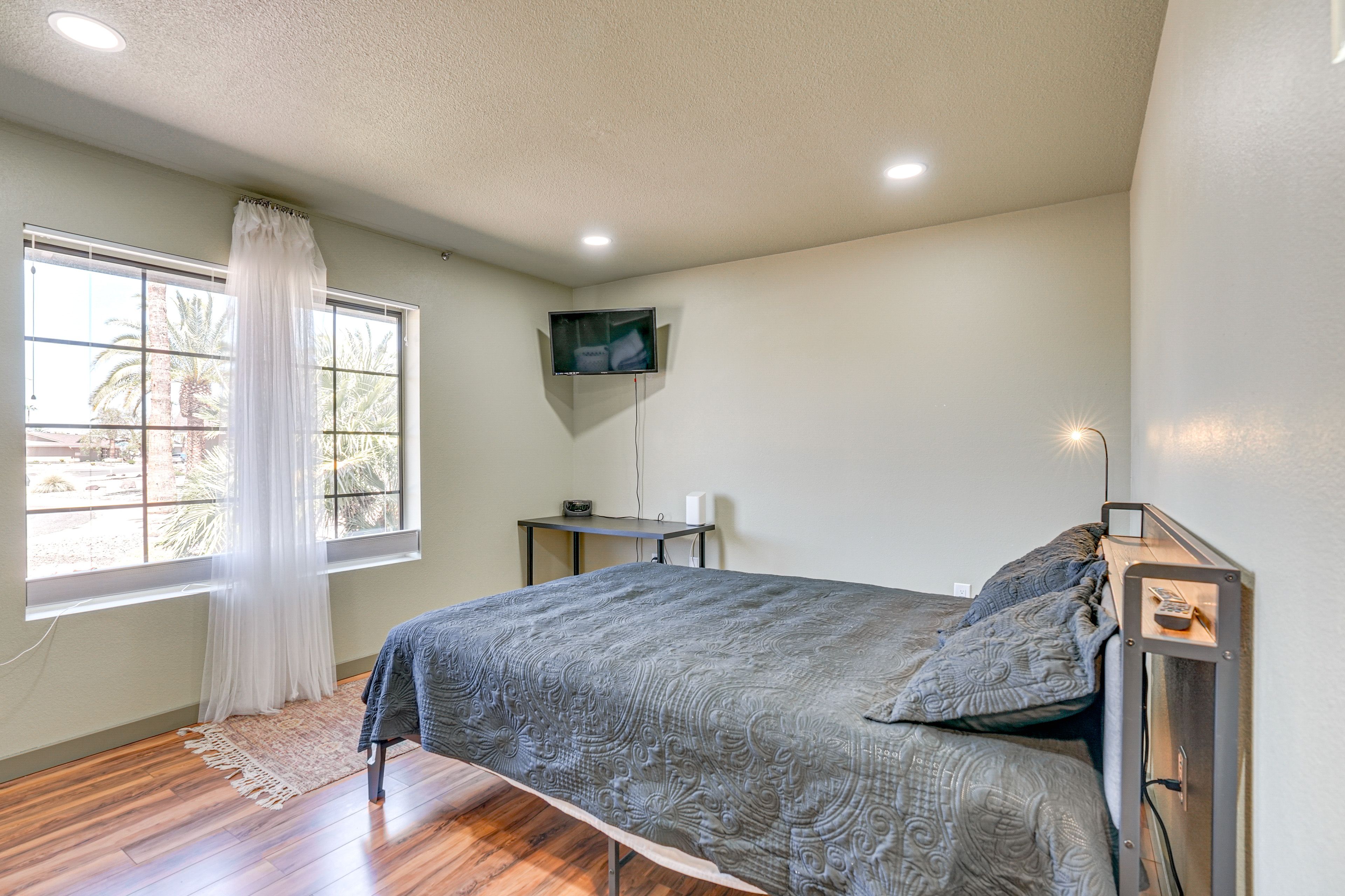 Bedroom 2 | Queen Bed