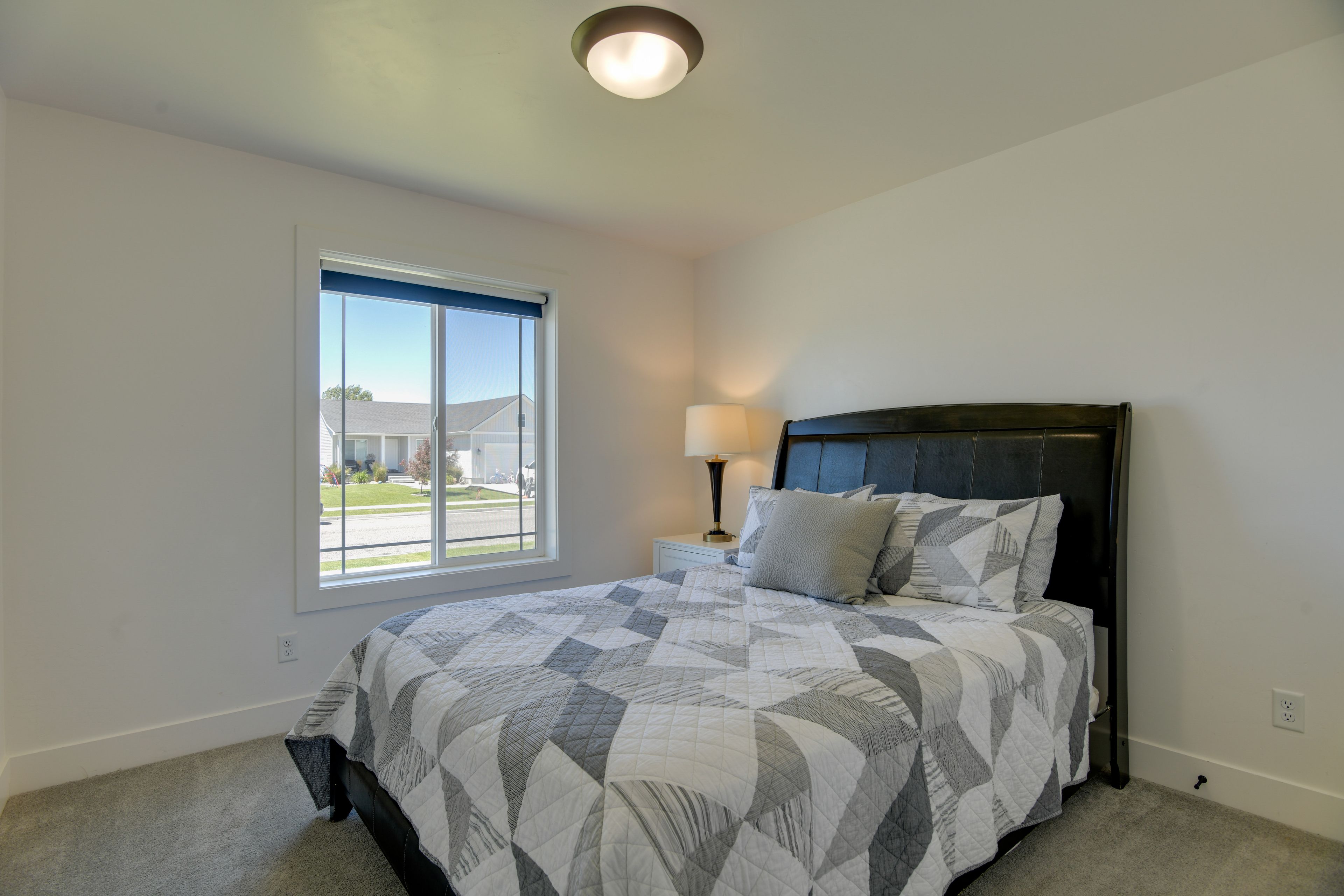 Bedroom 3 | Queen Bed | Main Floor