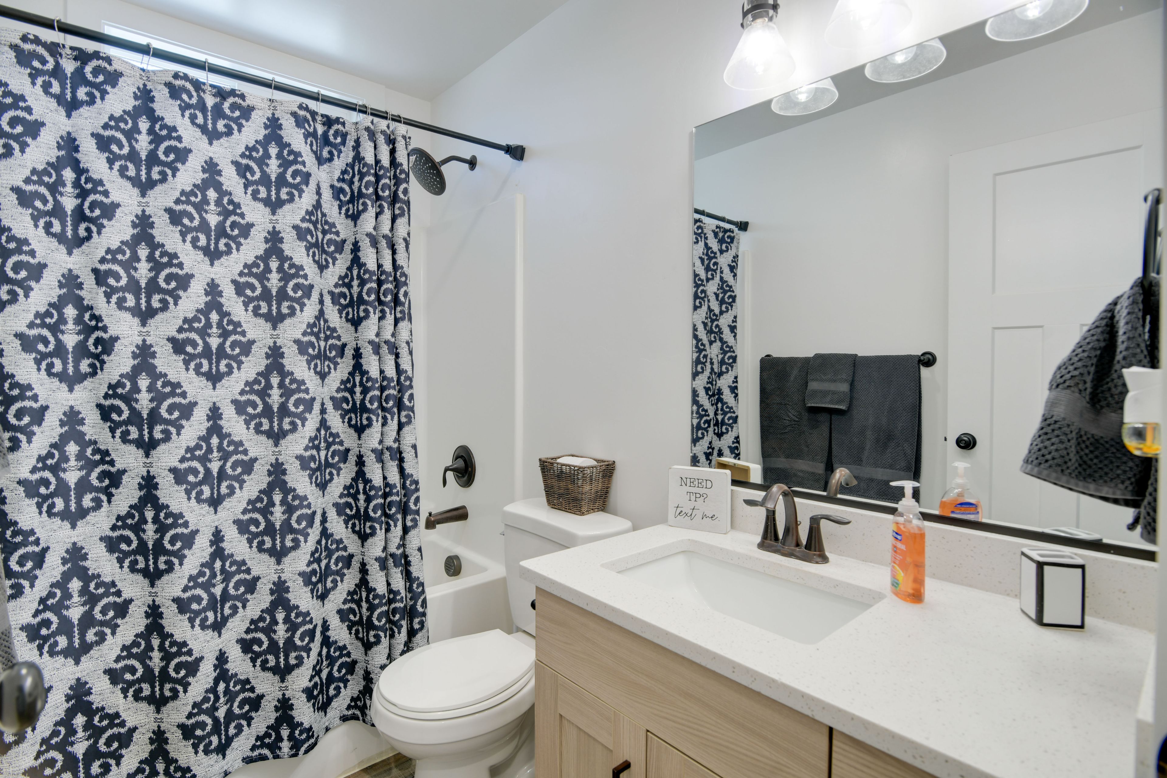 Full Bathroom | Main Floor