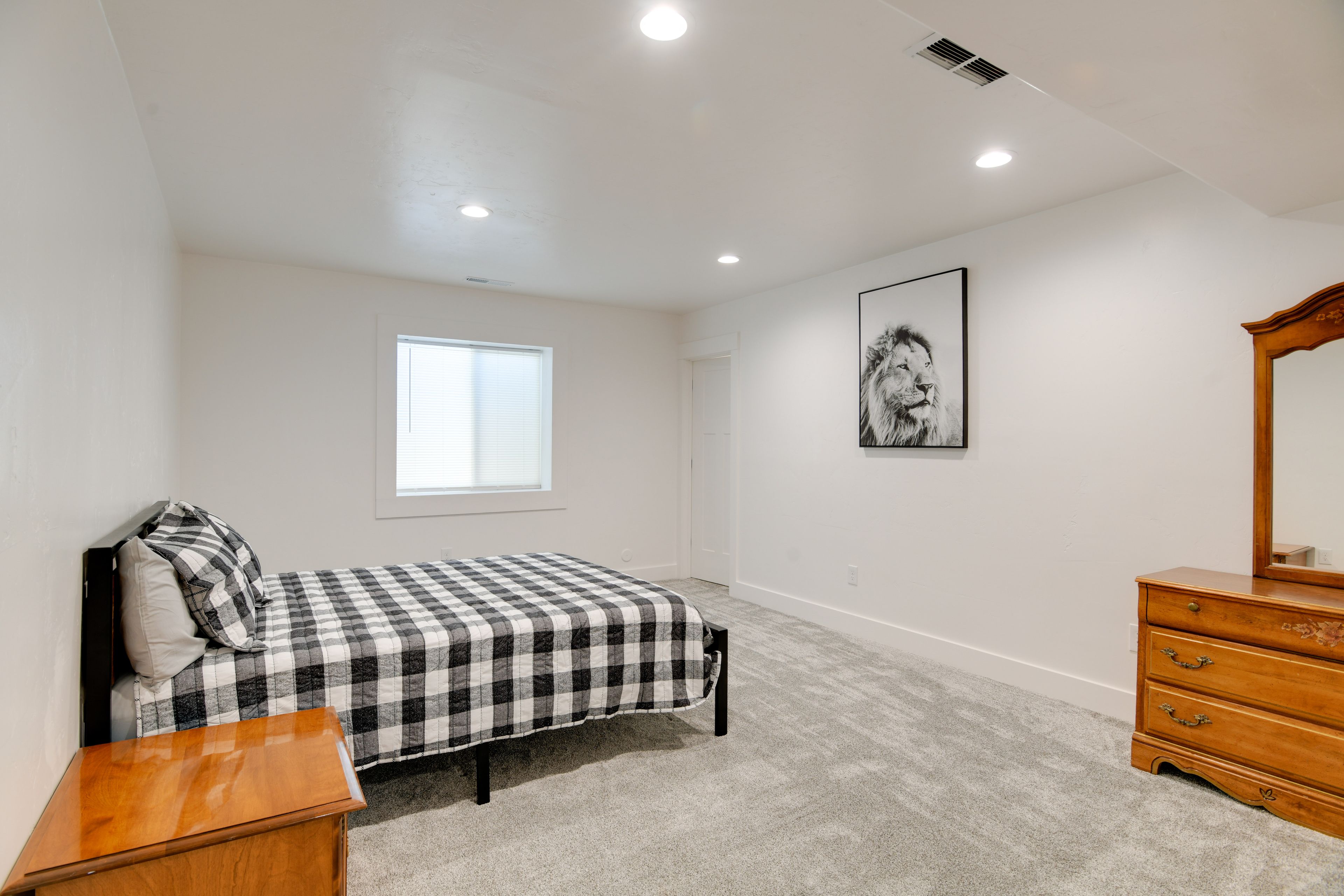Bedroom 4 | Queen Bed | Lower Floor