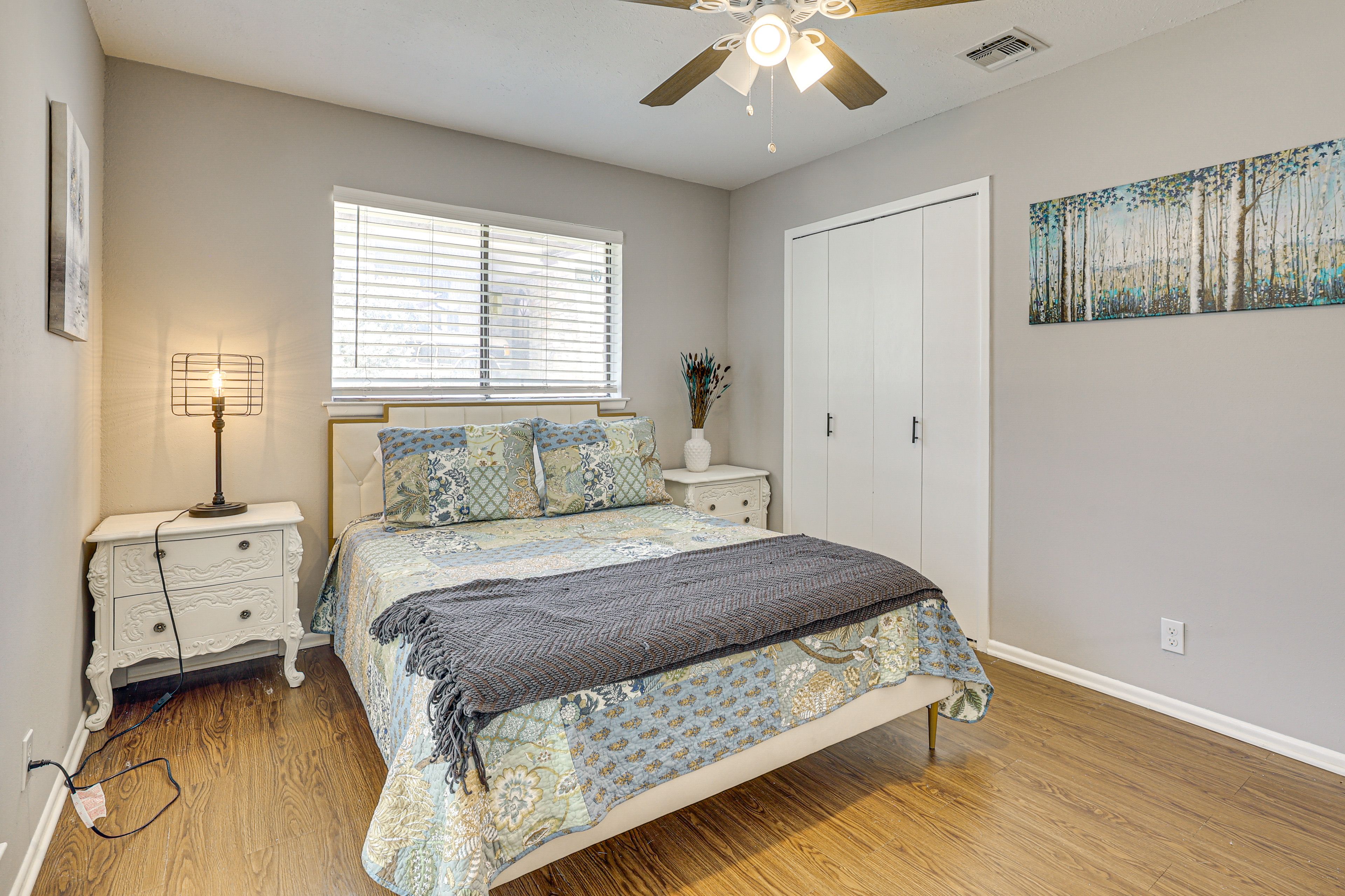 Bedroom 2 | Queen Bed | Smart TV