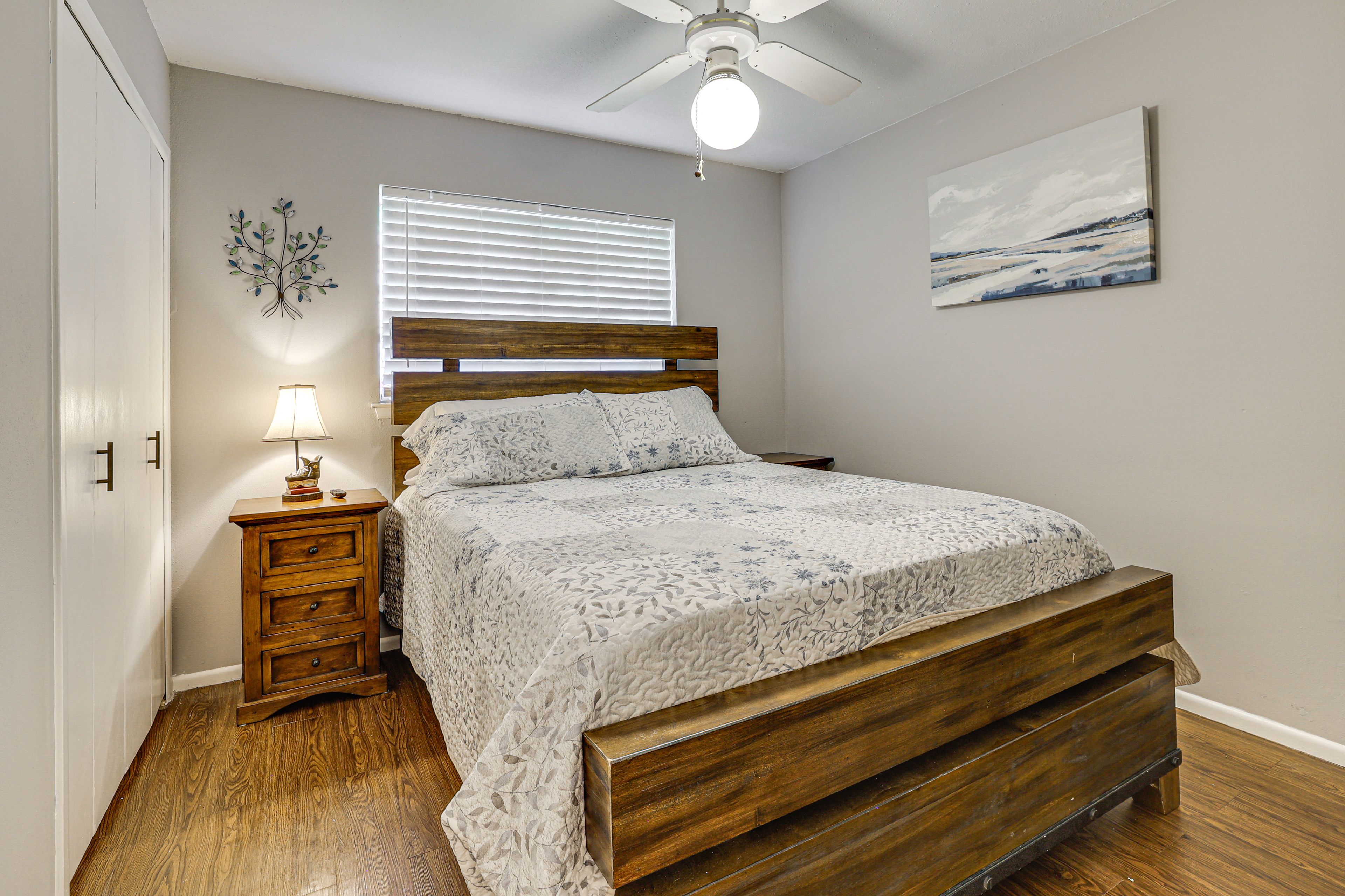 Bedroom 4 | Queen Bed | Smart TV