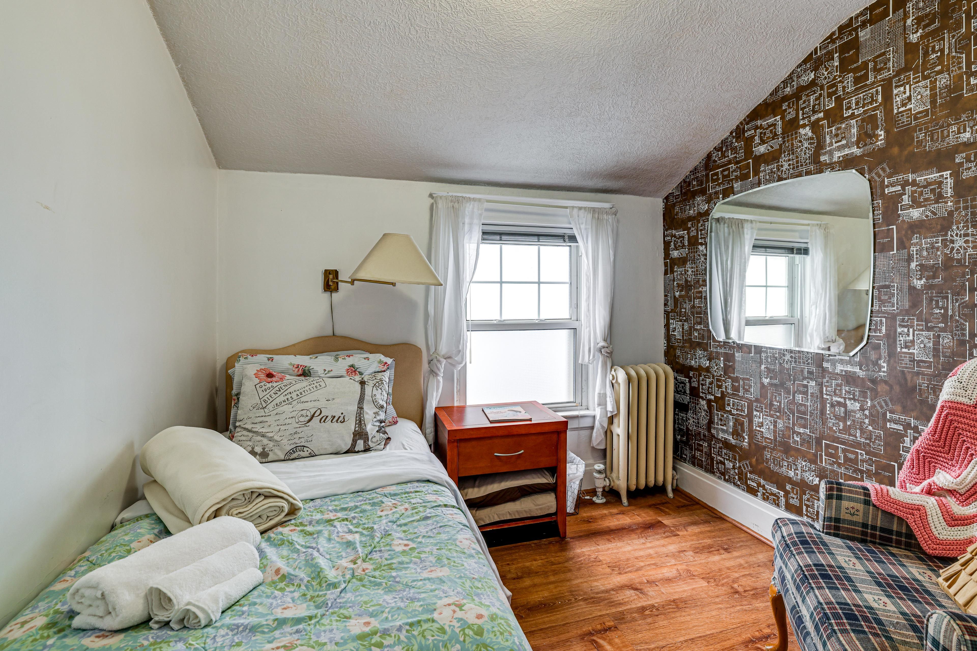 Bedroom 6 | Twin Bed | 2nd Floor