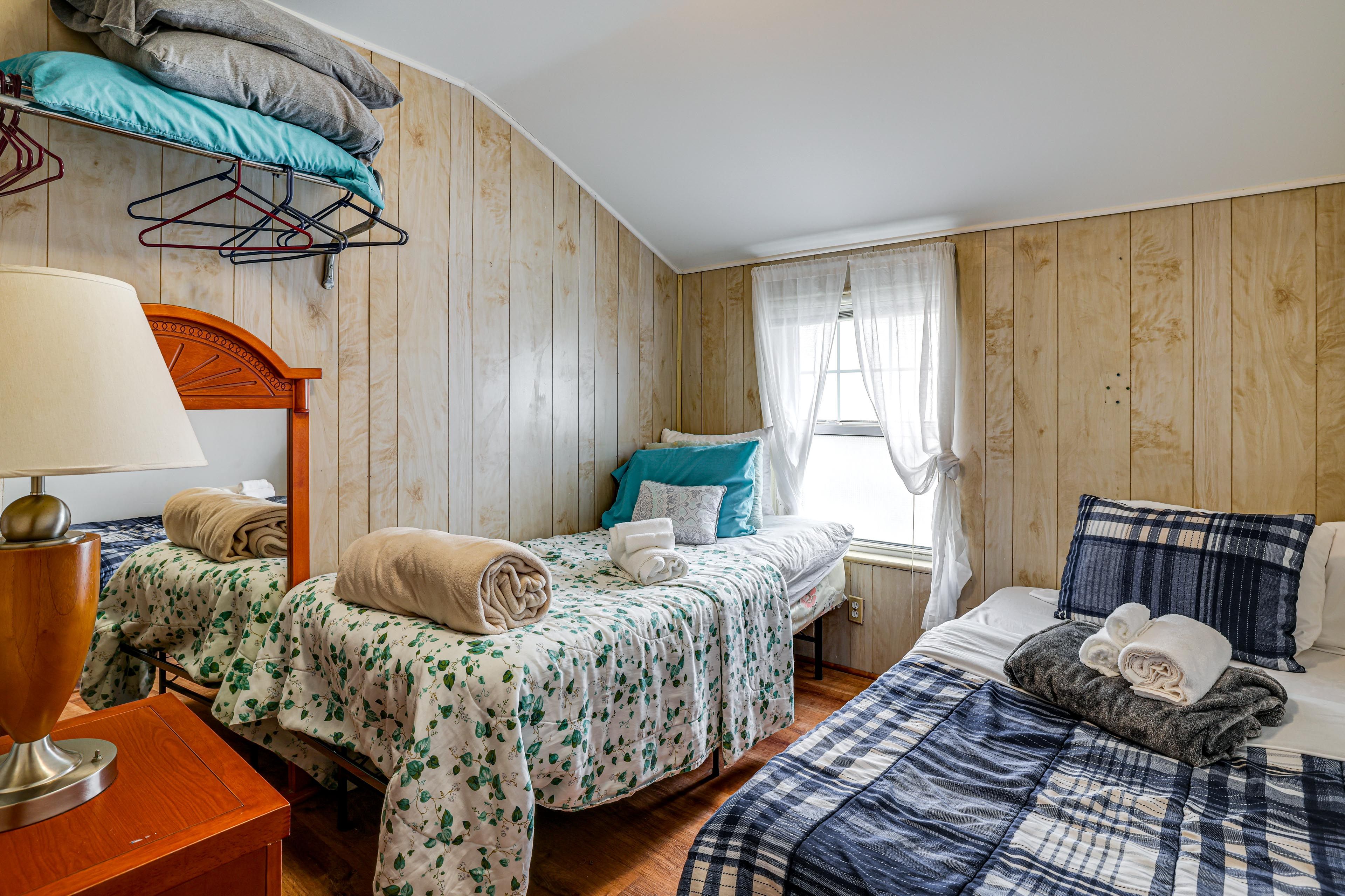 Bedroom 5 | 2 Twin Beds | 2nd Floor