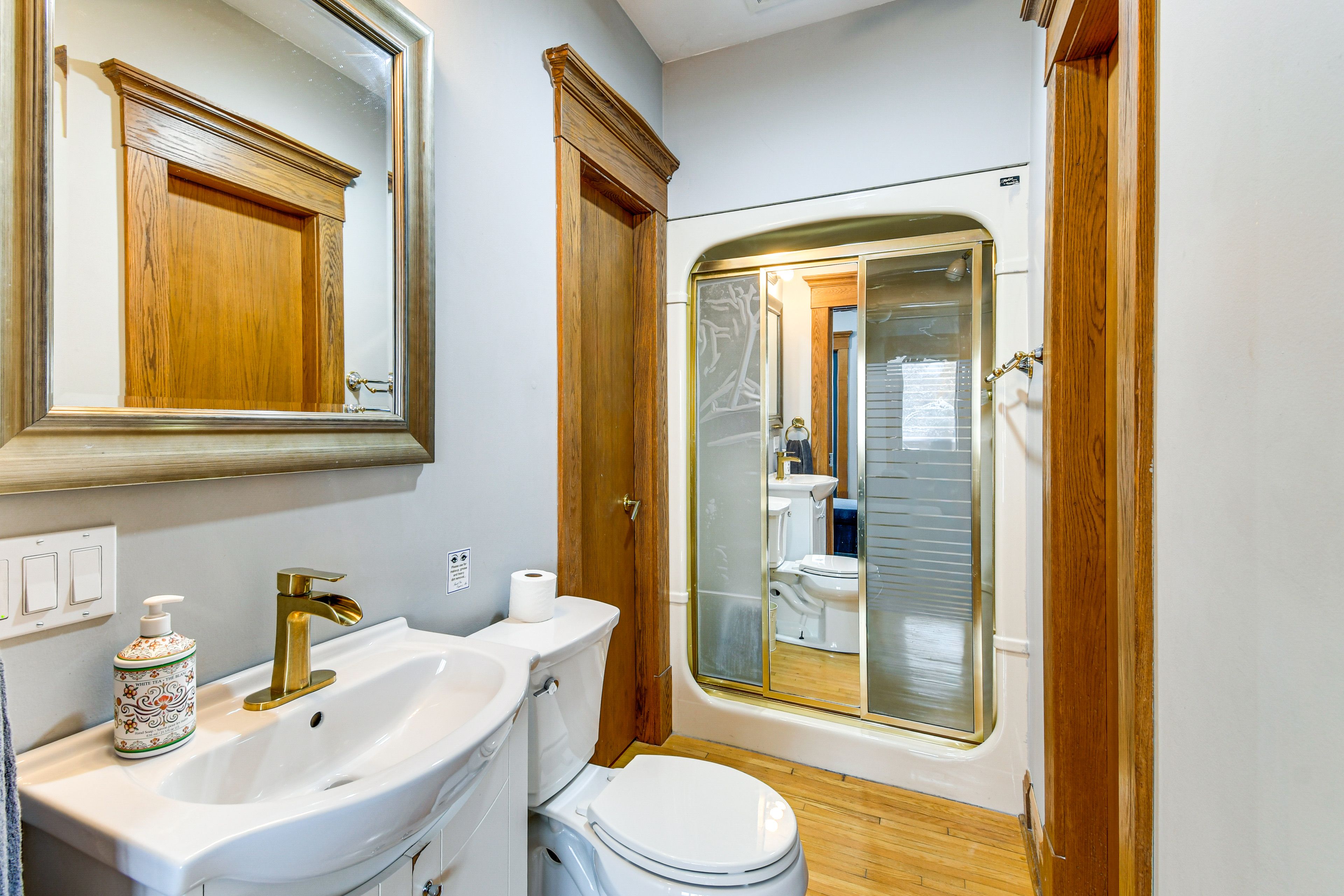 Full Bathroom | 1st Floor