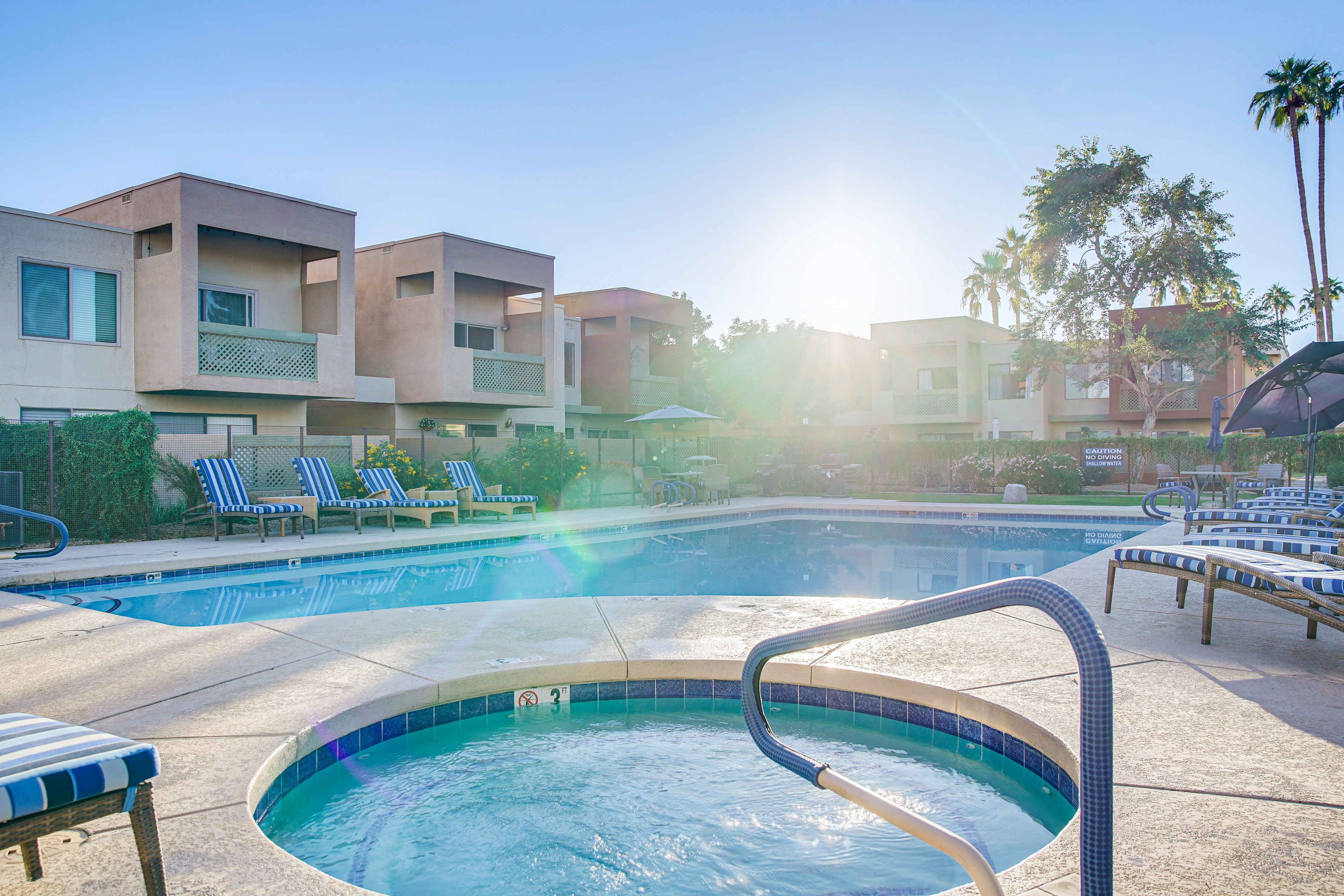 Community Pool & Hot Tub