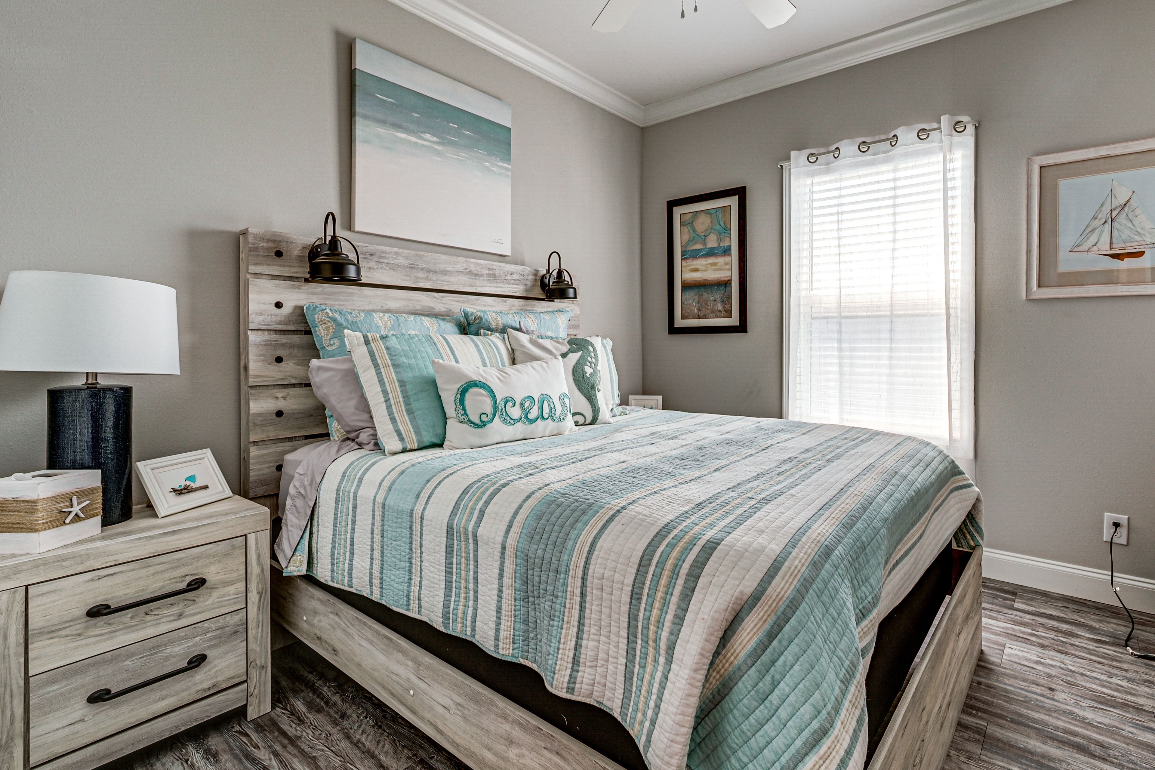 Bedroom 2 | Queen Bed