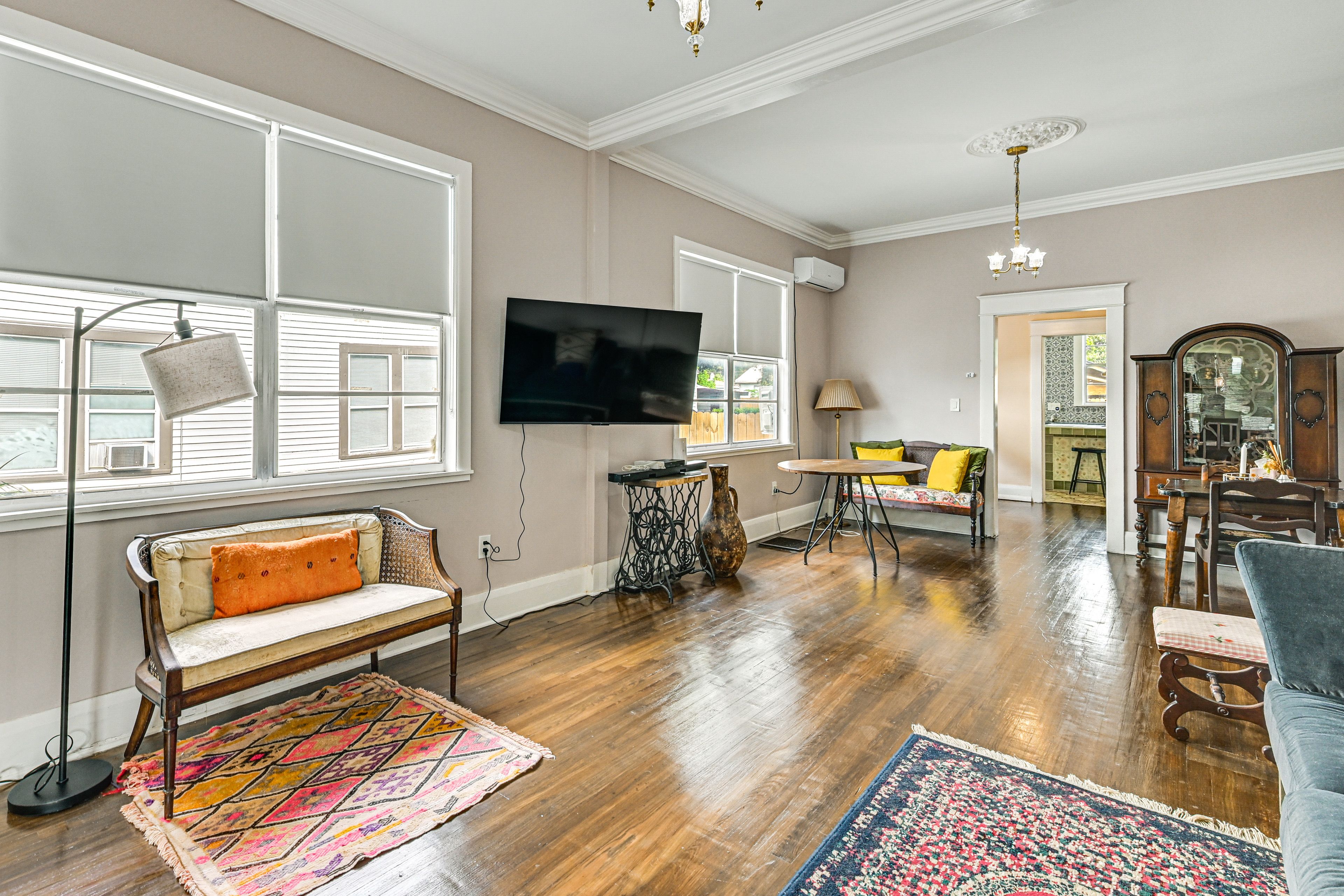 Living Room | Free WiFi | Smart TV