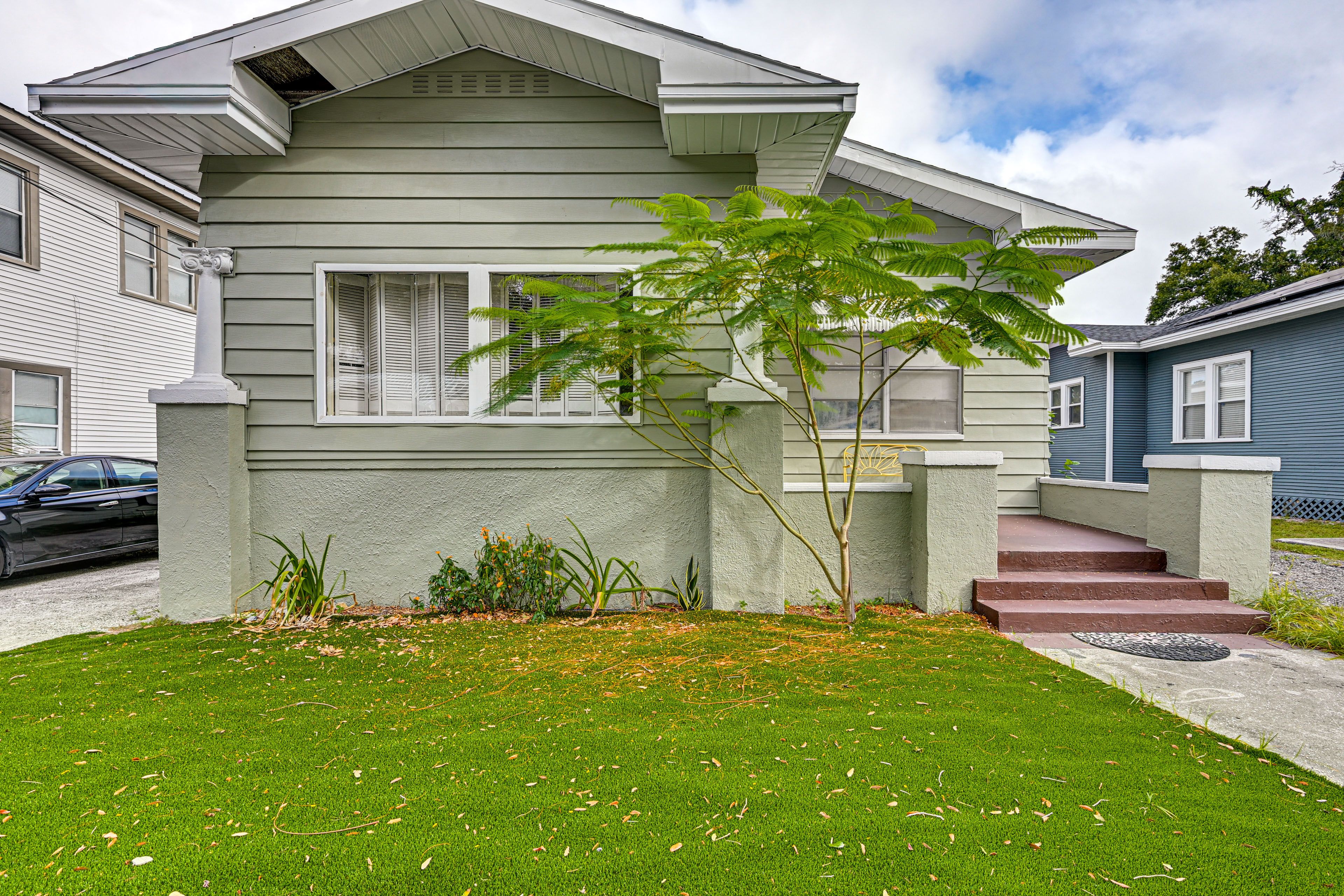 Exterior | Parking | Driveway (2 Vehicles)