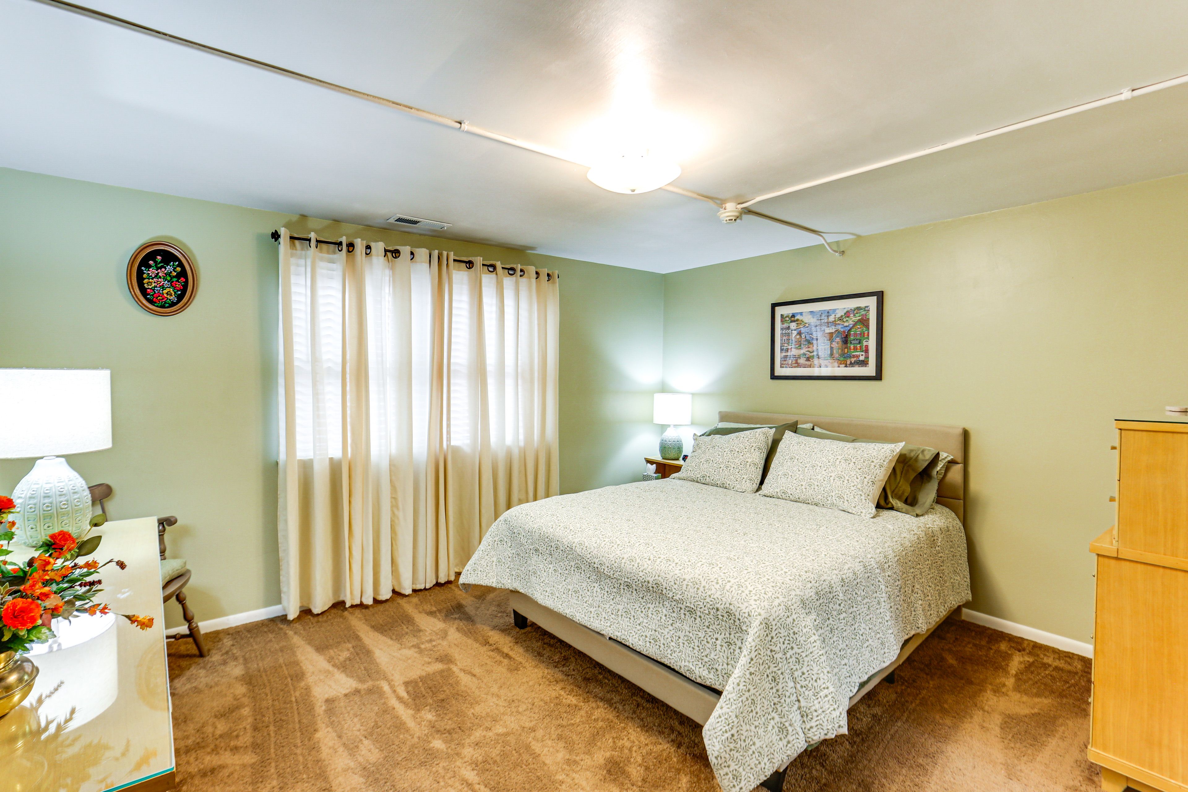 Bedroom 1 | Queen Bed | Linens Provided