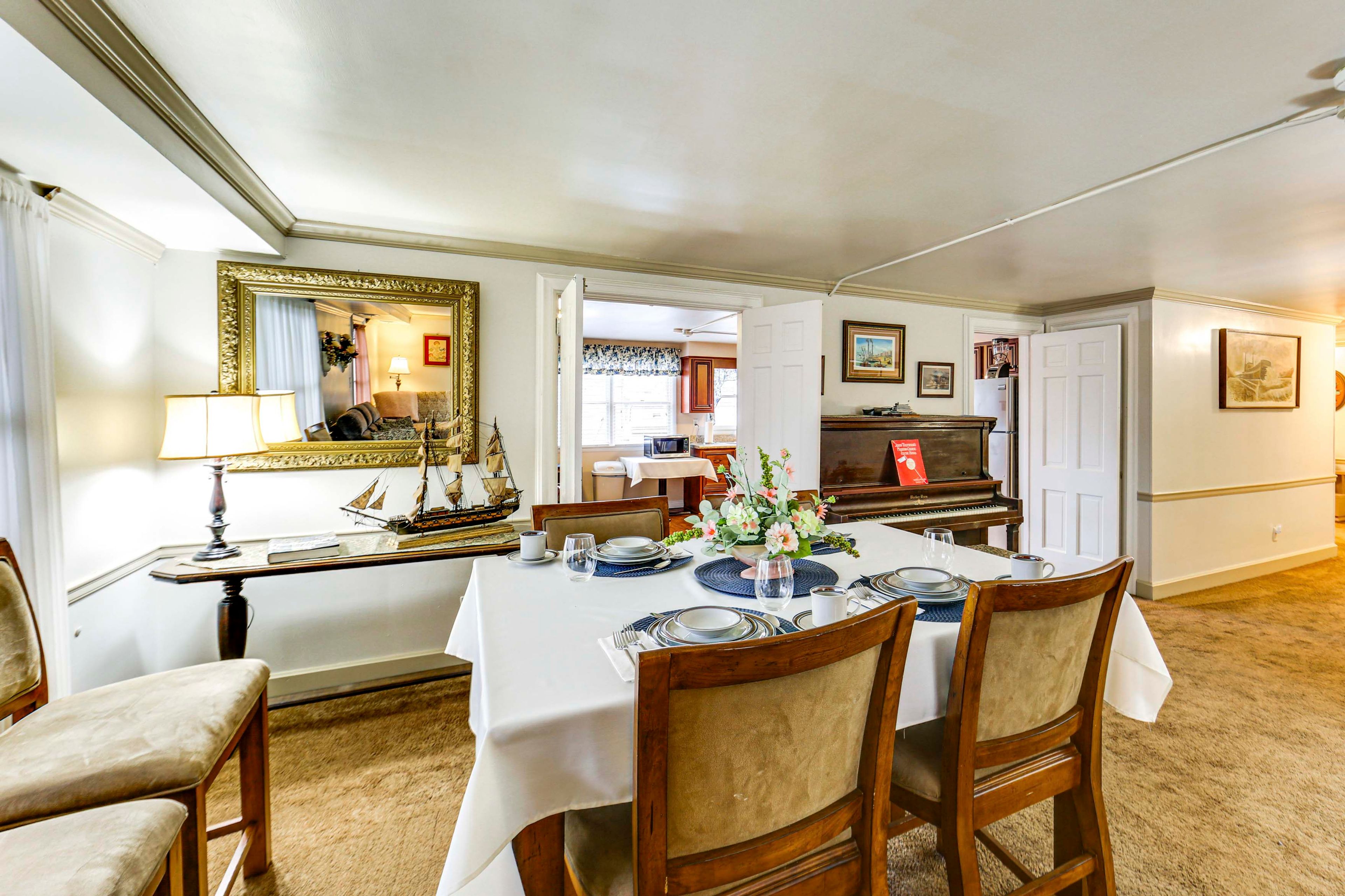 Dining Area | Dishware/Flatware