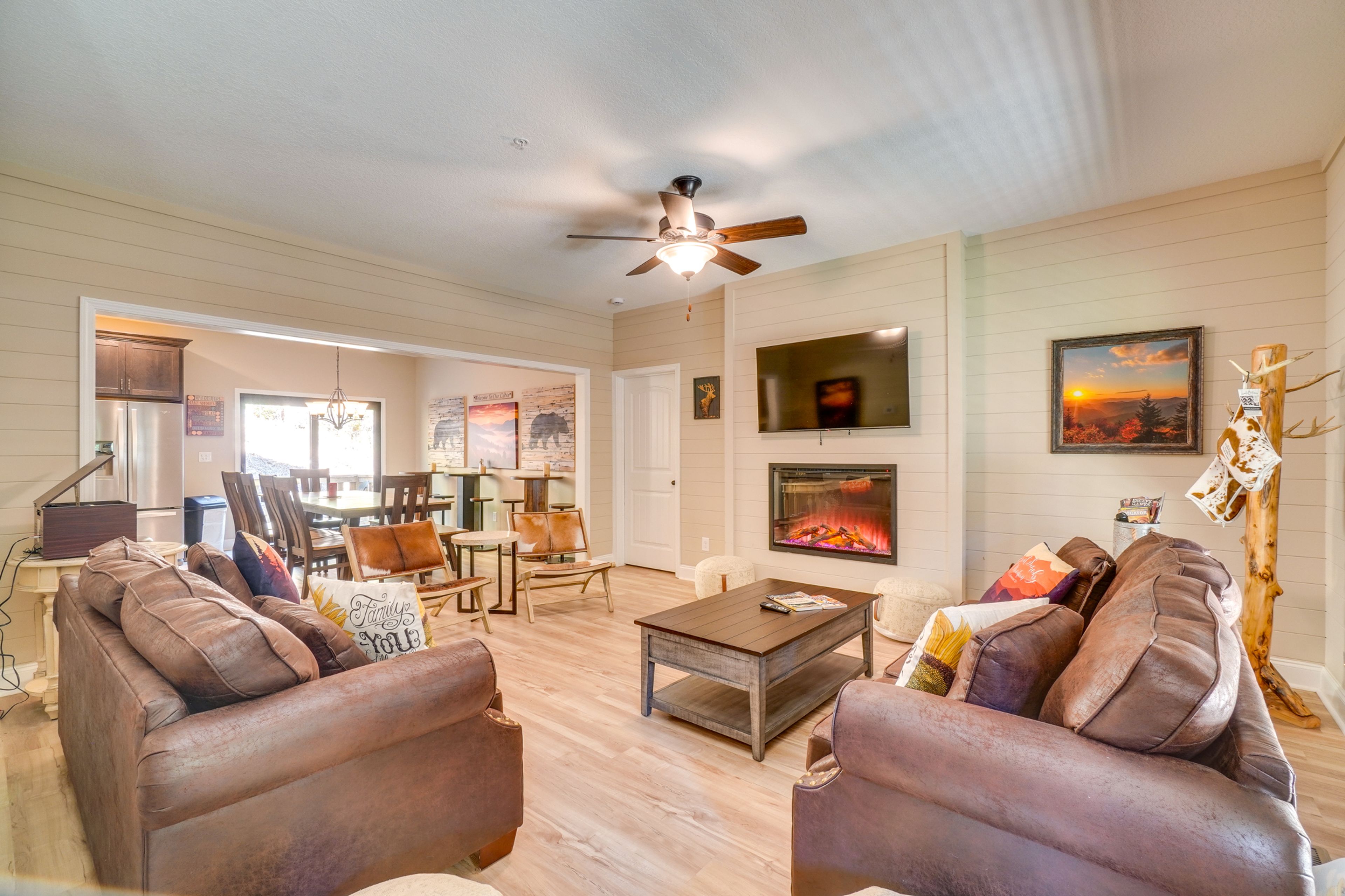 Living Room | Free WiFi | 2 Queen Sleeper Sofas | 1st Floor