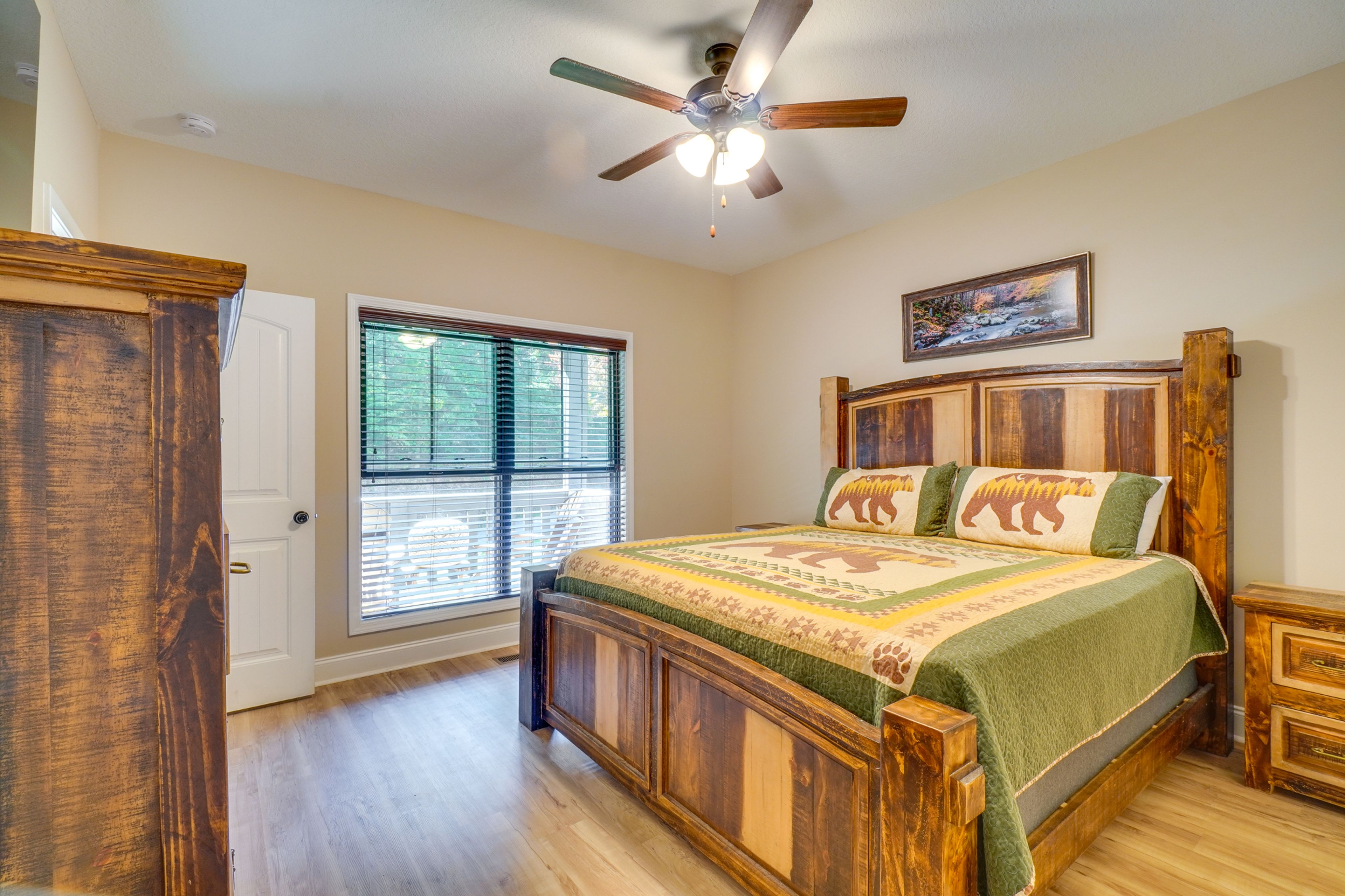 Bedroom 2 | King Bed | 1st Floor