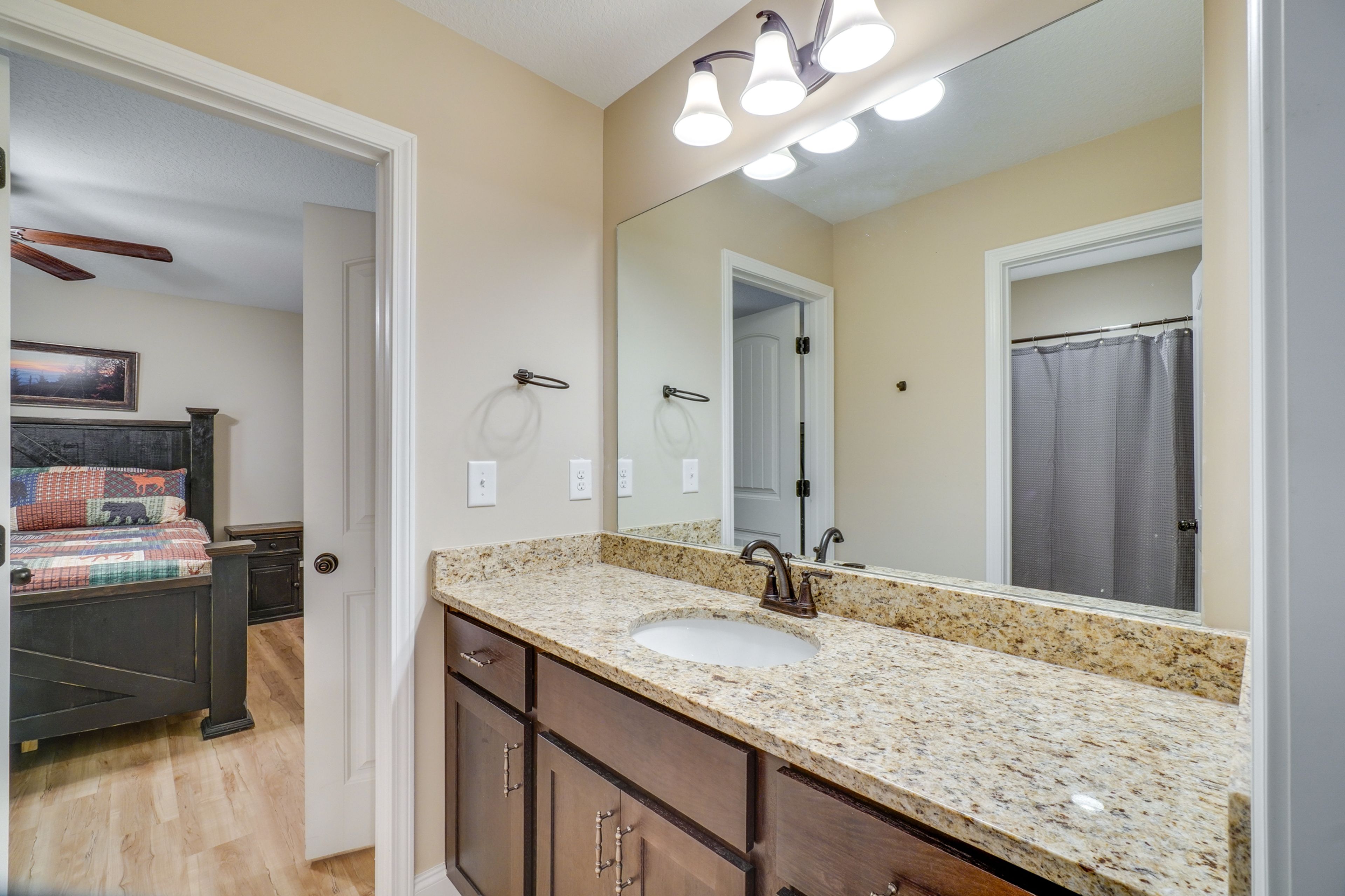 Bathroom | 2nd Floor