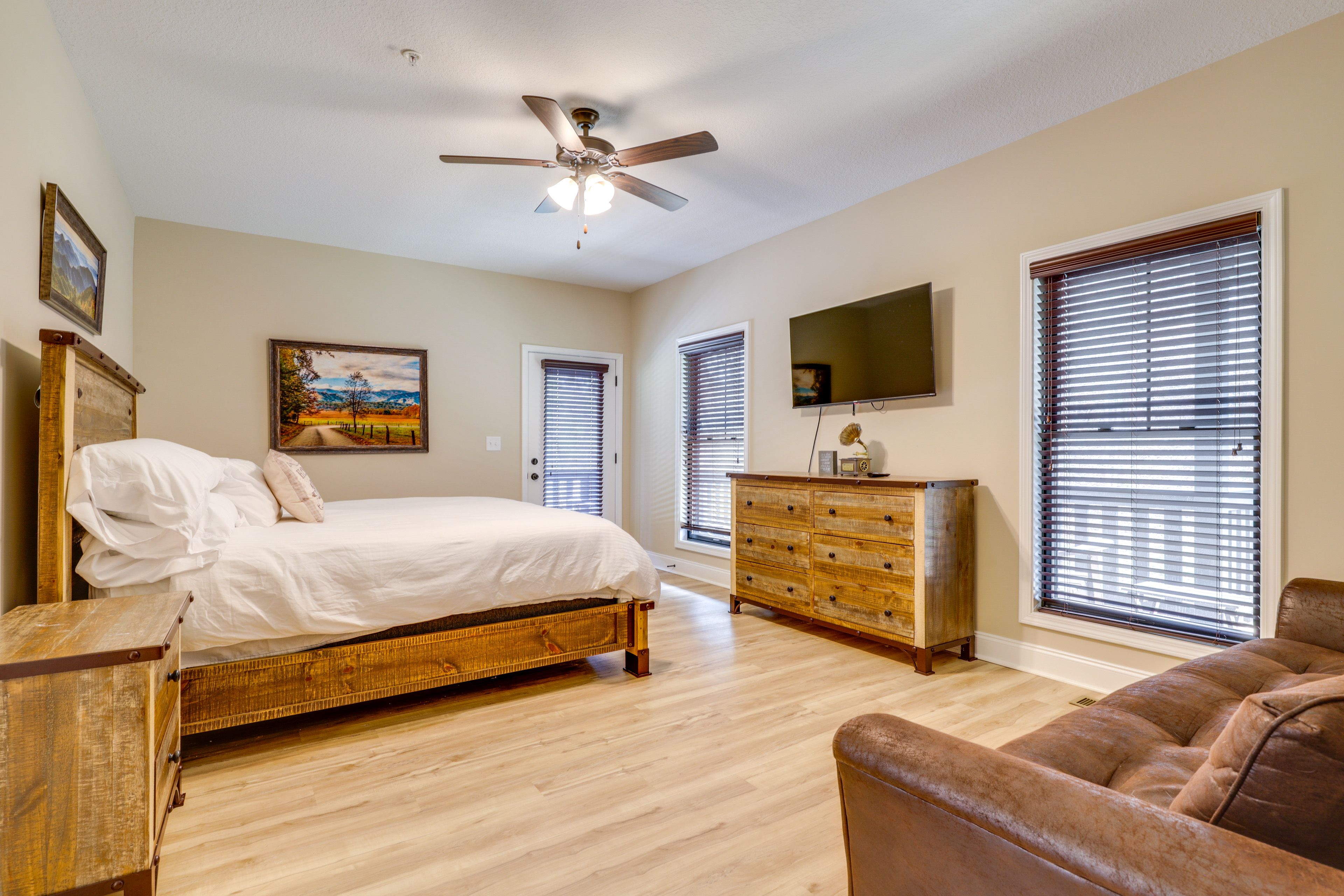 Bedroom 1 | King Bed | Linens Provided | Queen Futon |  1st Floor