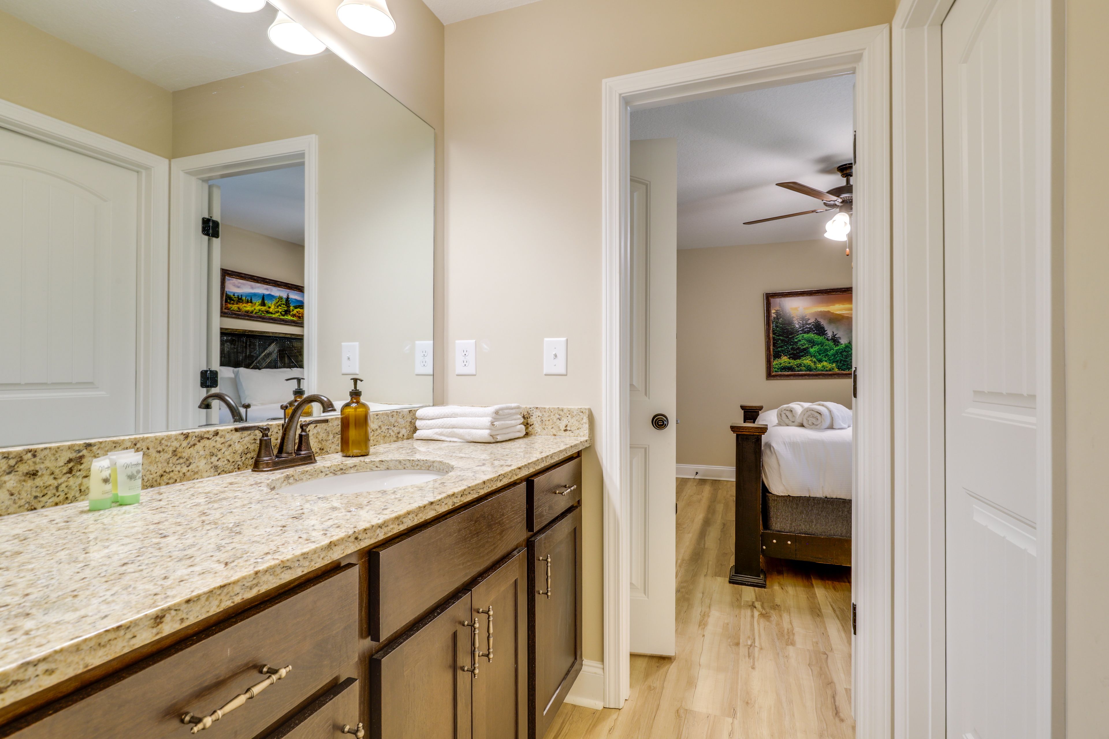 Bathroom | 2nd Floor