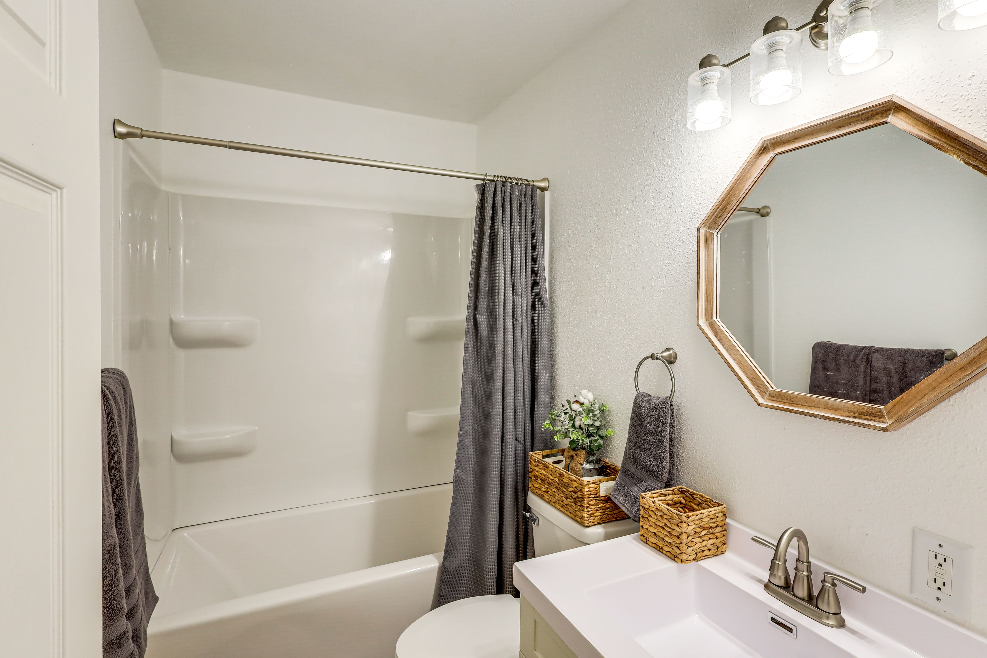 Bathroom | Towels Provided