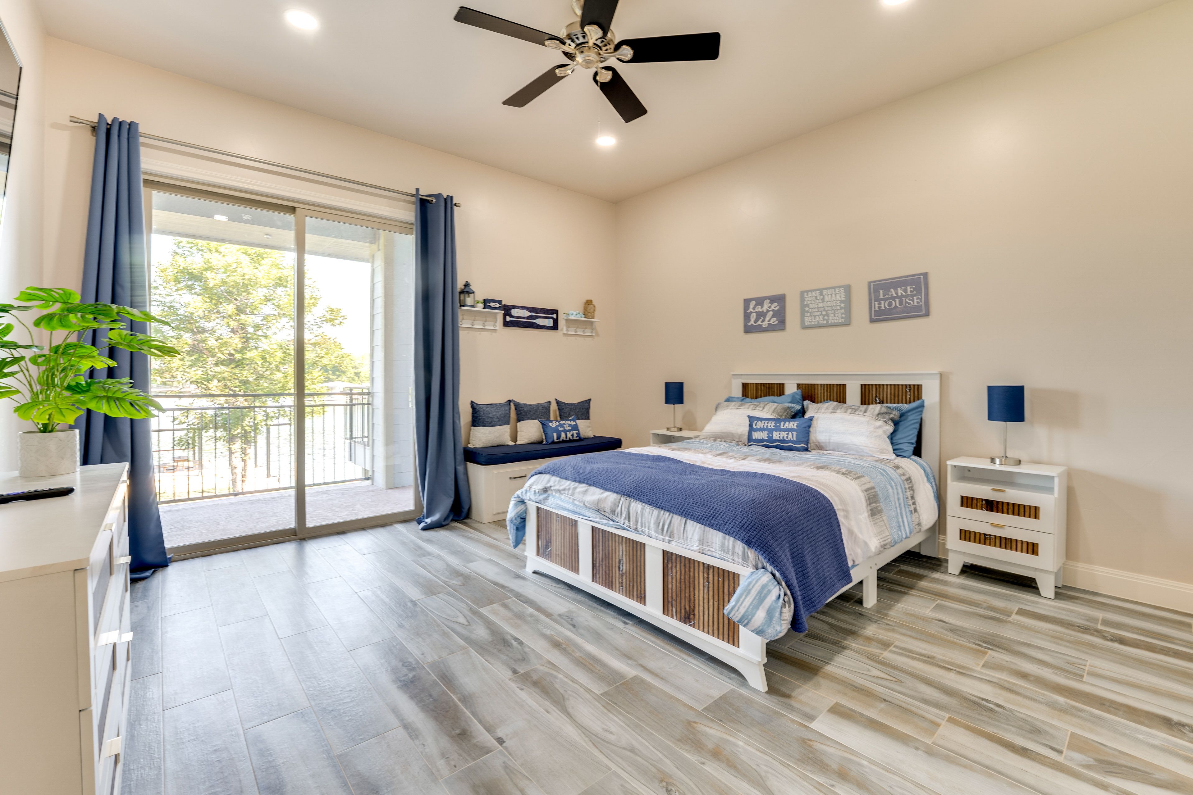 Bedroom 3 | Queen Bed | Smart TV
