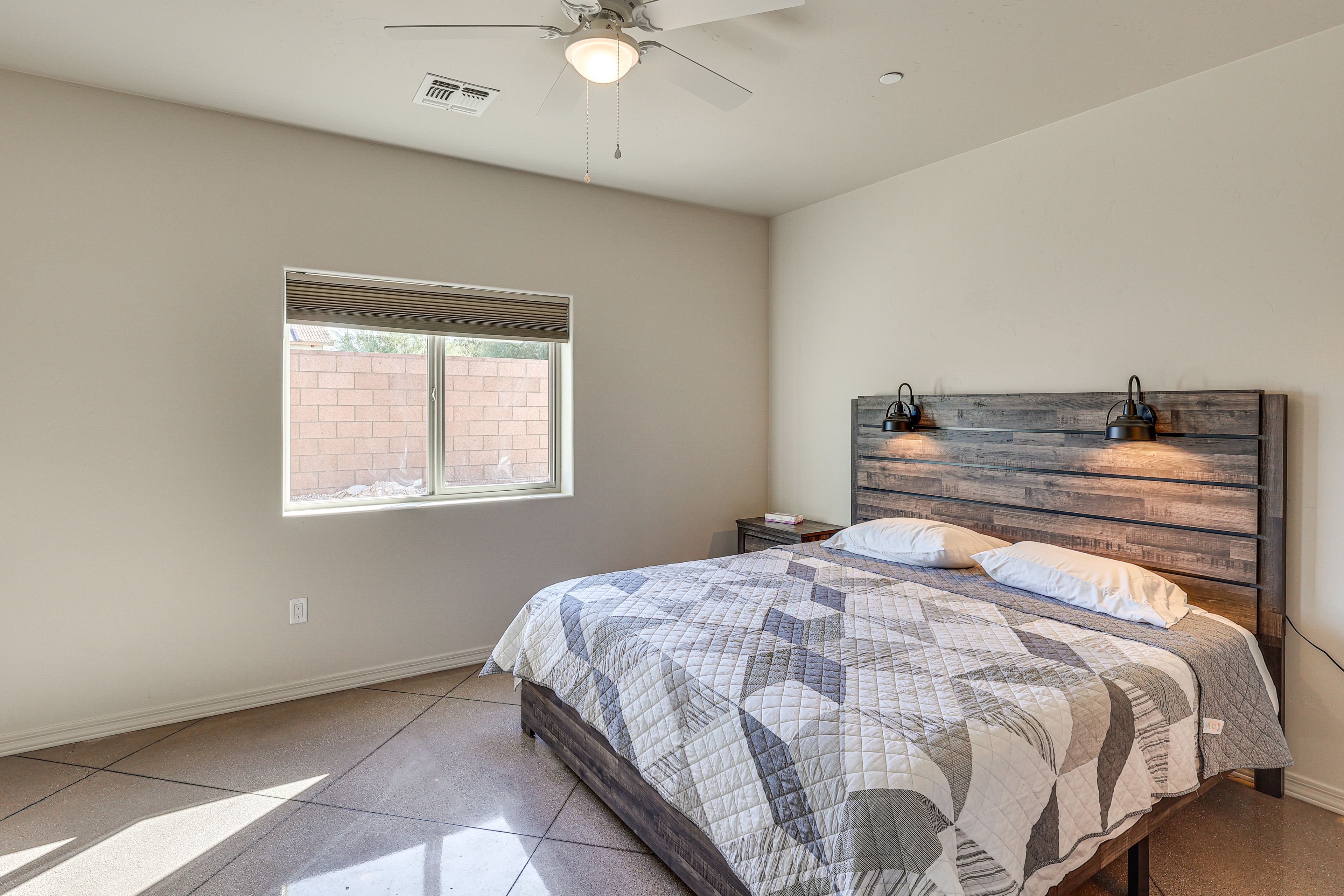 Bedroom 1 | King Bed
