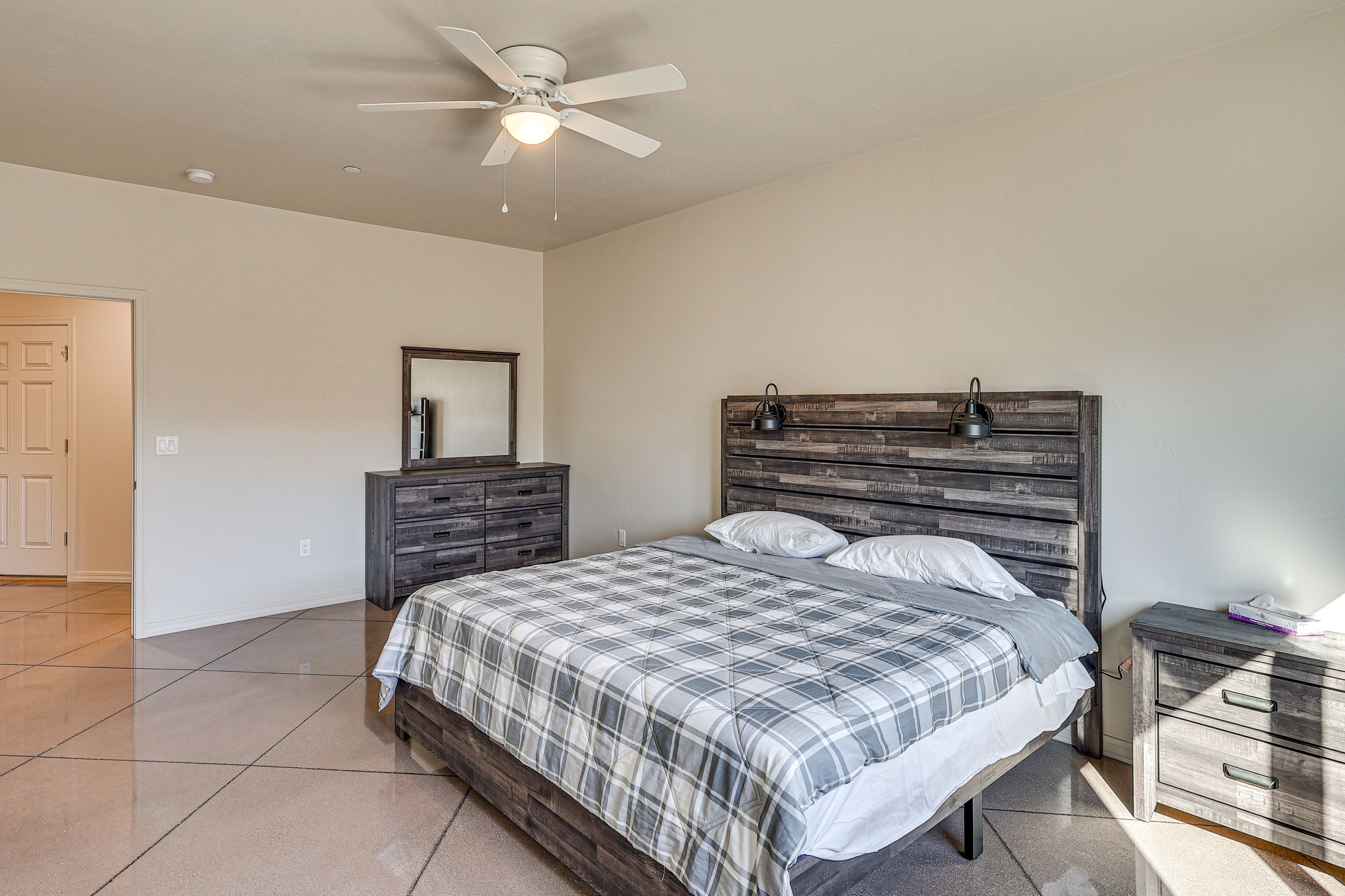 Bedroom 2 | King Bed