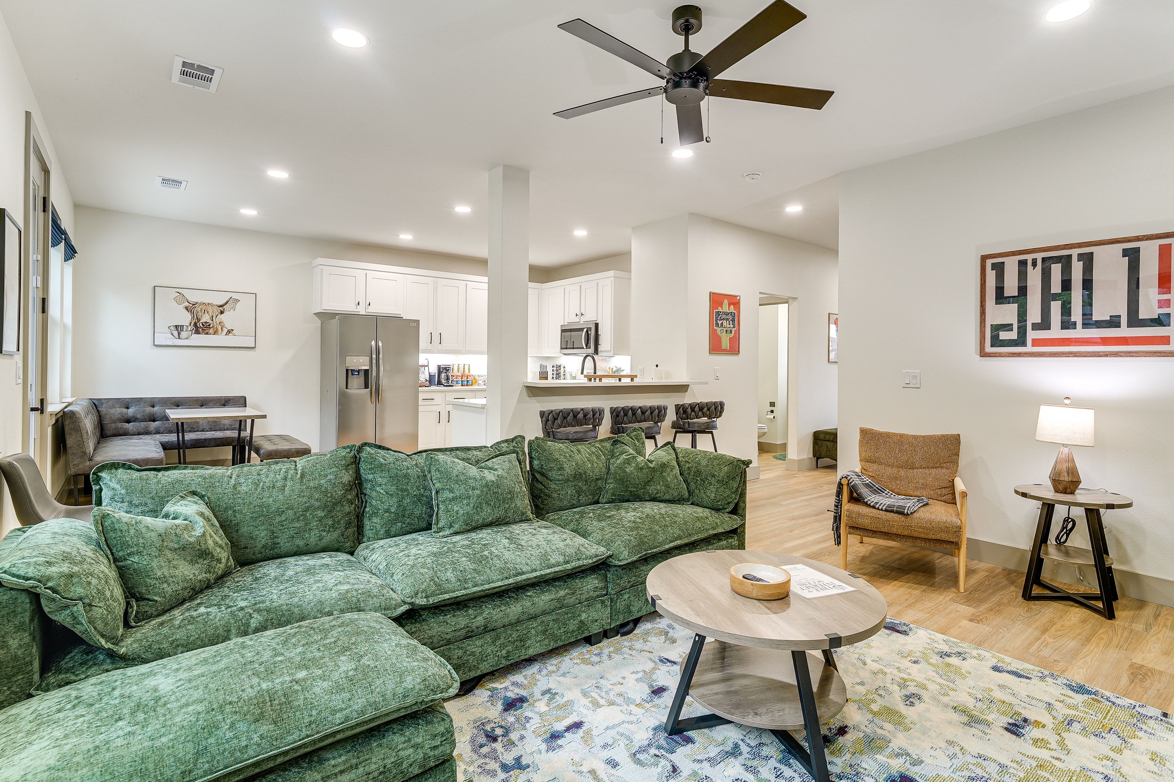 Daingerfield Vacation Rental | 3BR | 2.5BA | 1,703 Sq Ft | 1 Step Required