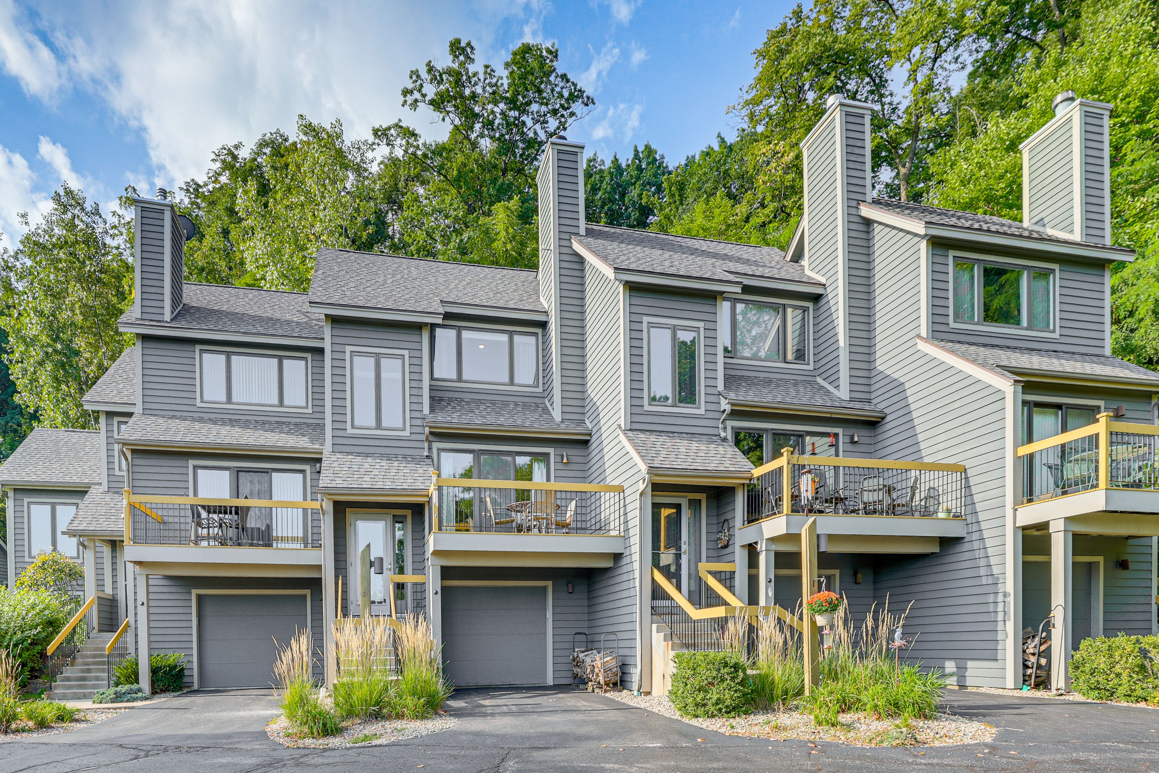 Parking | Garage (1 Vehicle) | Driveway (1 Vehicle) | Open Parking Spaces